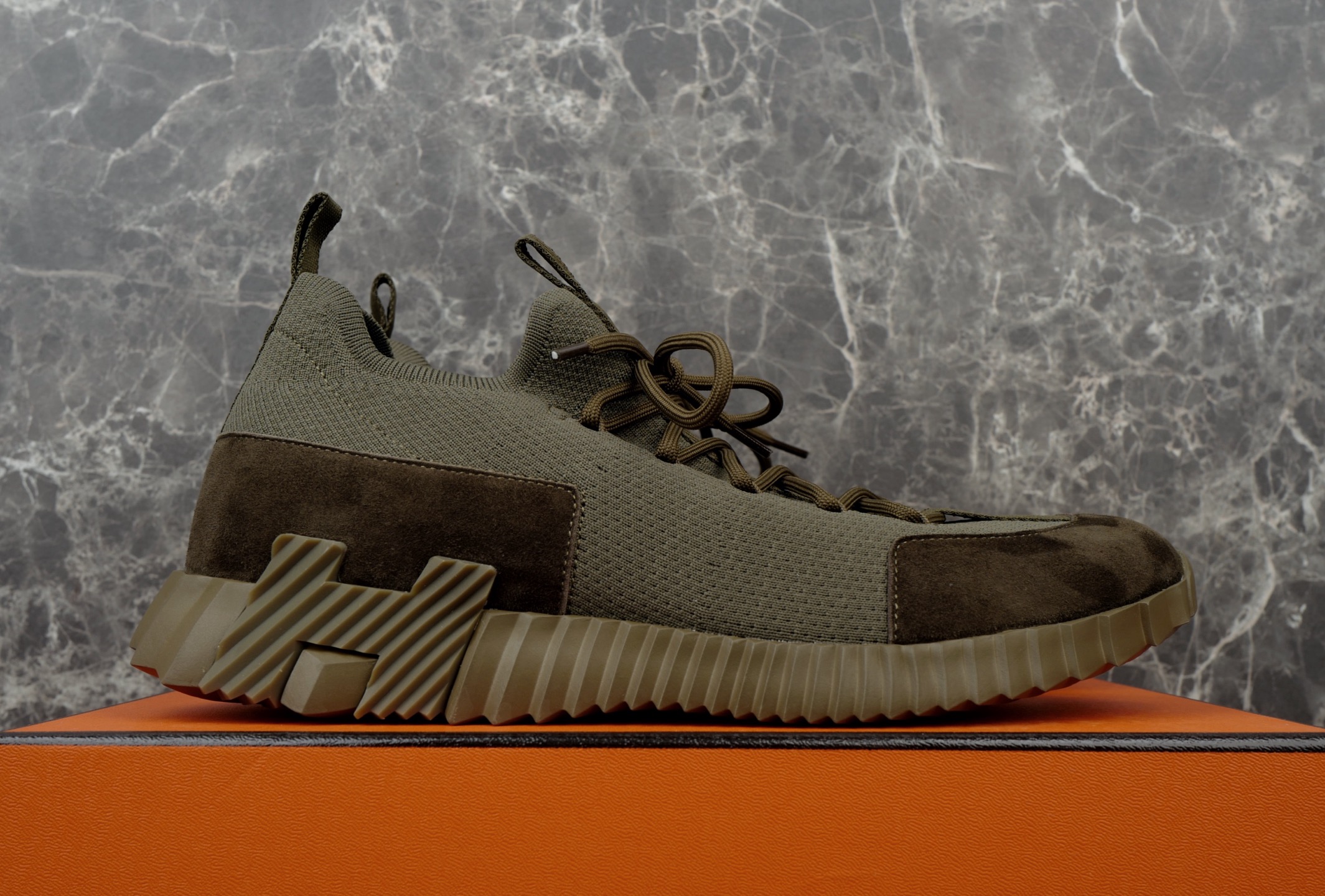 Hermès Bouncing Sneaker: Knit & Suede Goat Leather, Versatile Urban Style 4 i1755166513183 910 0 3