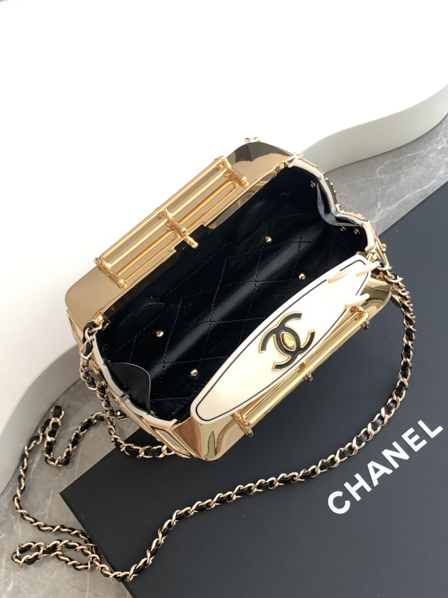Chanel Los Angeles Show Limited Bus Car Bag, AS4590, 9.4-16-8.7cm, Full Set 8 i1728499578 5504 0