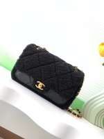 Chanel Classic Flap Bag Réplique de la plus haute qualité Lambswol Peu importe 1 Chanel Classic Flap Bag Réplique de la plus haute qualité
Lambswol Peu importe