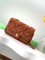 Chanel Classic Flap Bag Vendre de haute qualité Lambswol Peu importe 1 Chanel Classic Flap Bag Vendre de haute qualité
Lambswol Peu importe