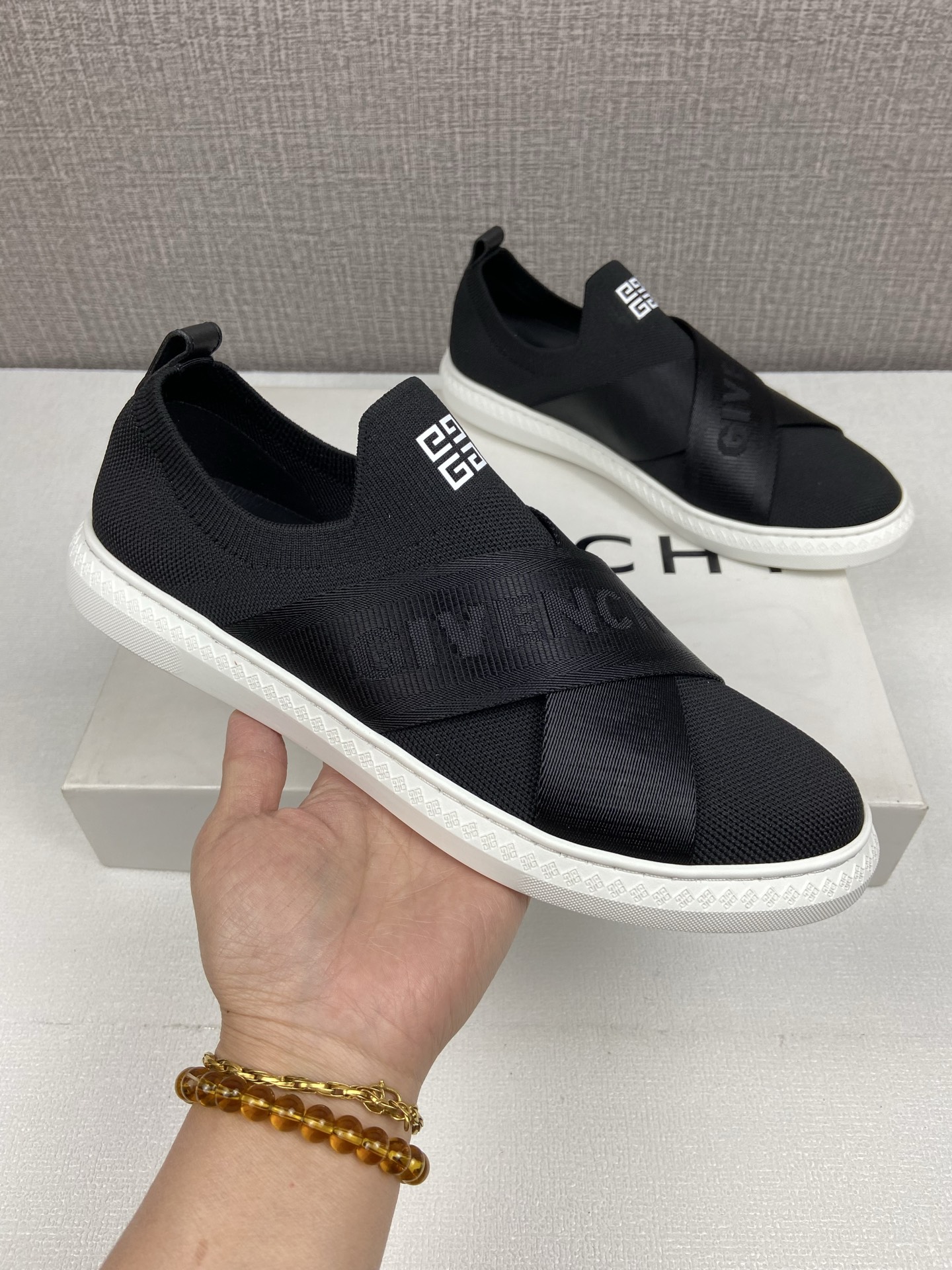 NO:279547,Price: 38-44 (45,46 customized) Material webbing and socks low-top sneakers G Set series Elastic strapless design tongue imprint 4G LOGO Webbing weaving GIVENCHY Paris LOGO Surround sole imprint 4G LOGO pattern Leather insole imprint GIVENCHY 4G LOGO, given NTD, Sneakers, socks19860909售价 配码38一44(45,46定做) 材料织带和袜子面低帮运动鞋 G Set系列 弹性无带设计 鞋舌压印4G LOGO 织带织印GIVENCHY Paris LOGO 环绕鞋底压印4G LOGO图案 皮革内底,压印GIVENCHY 4G LOGO,,givenchy,sneakers,socks,Men's shoes