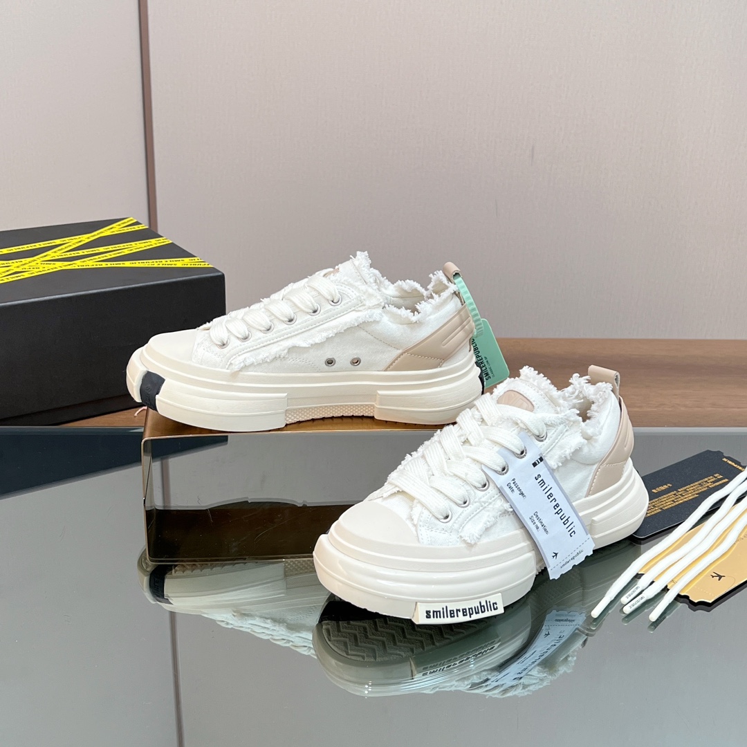 NO:273479,[Top version] (No lamp model) Tan Jianci SMILEREPUBLIC 70S classic low-top canvas shoes couples INCEPTION classic black and white two-color low-top canvas shoes, sports and casual shoes. Walking at the forefront of the times, never forget the retro style, fashion flowing, eternal memory, new models are released simultaneously on the official website!  The same style as the stars such as Bailu, Chen Xingxu, etc., original custom canvas for fabric, original custom canvas for inner lining, water-dyed cowhide, heel height is about 4-5cm, size for women 35-40, male 39-44, latest gift packaging for counter!  ,,cowhide19860909【顶级版本】（无灯款） 檀健次SMILEREPUBLIC 70S经典低帮帆布鞋情侣款 INCEPTION 经典黑白两色低帮帆布鞋 、运动休闲鞋 行走时代前沿,不忘复古风采 时尚流转轮回,经曲永恒铭记,官网同步发售新款！白鹿,陈星旭等明星同款 面料原版定制帆布 内里原版定制帆布 垫脚水染牛皮 跟高4-5cm左右 尺码女35-40 男39-44 专柜最新礼品包装！,,cowhide,Men's shoes