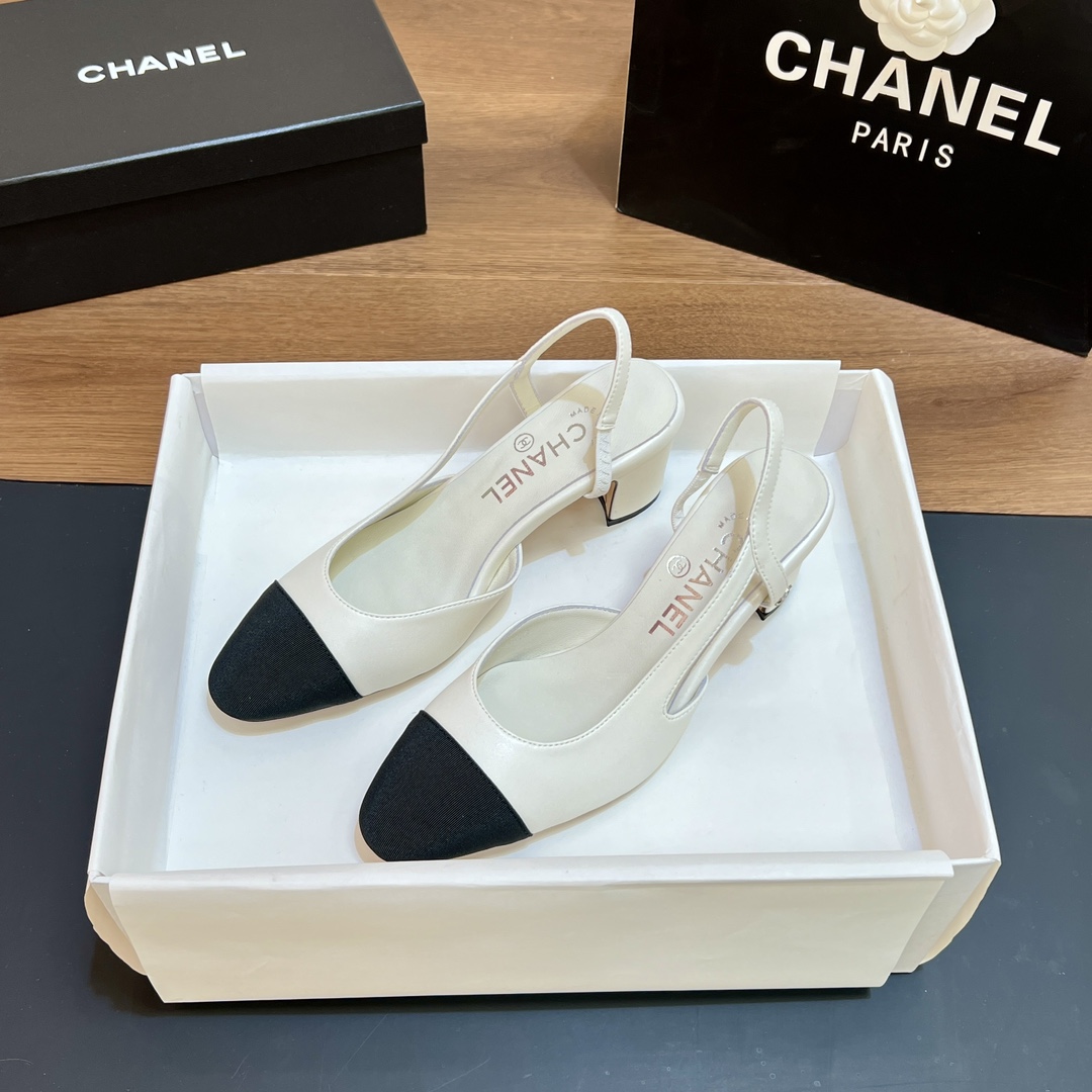 NO:258865,【Top version】 (Pearl-up fabric) Xiaoxiang Slingback classic series spliced ​​thick-heeled sandals single shoes Fashion classic sandals that all stars like. Simple and elegant, retro and intellectual, this pair can decorate your wardrobe all year round. The original counter is purchased and opened with mold, and the details are magnified and compared at will. Material upper mixed-bred sheepskin   grosgrain. Outsole original Italian leather outsole. Heel height 6.5CM/2CM (can be customized for 9CM heel height 50) Size35～42 (34, 41, 42 customization, no return or exchange) The original counter top luxury full package, sandals, sandals, sheepskin, Leather soles19860909【顶级版本】（珠光面料） 小香Slingback经典系列拼接粗跟凉鞋单鞋 全明星都喜欢的时尚经典凉鞋 简洁优雅、复古知性,这一双就能装扮一年四季你的衣橱 专柜原版购入开模,细节随意放大对比 材质鞋面混种羊皮 罗缎 大底原版意大利真皮大底 跟高6.5CM/2CM （可定9CM跟高50） Size35～42（34、41、42定制不退换） 原版专柜顶级豪华全套包装,凉鞋,sandals,sheepskin,Leather soles,Women's Shoes