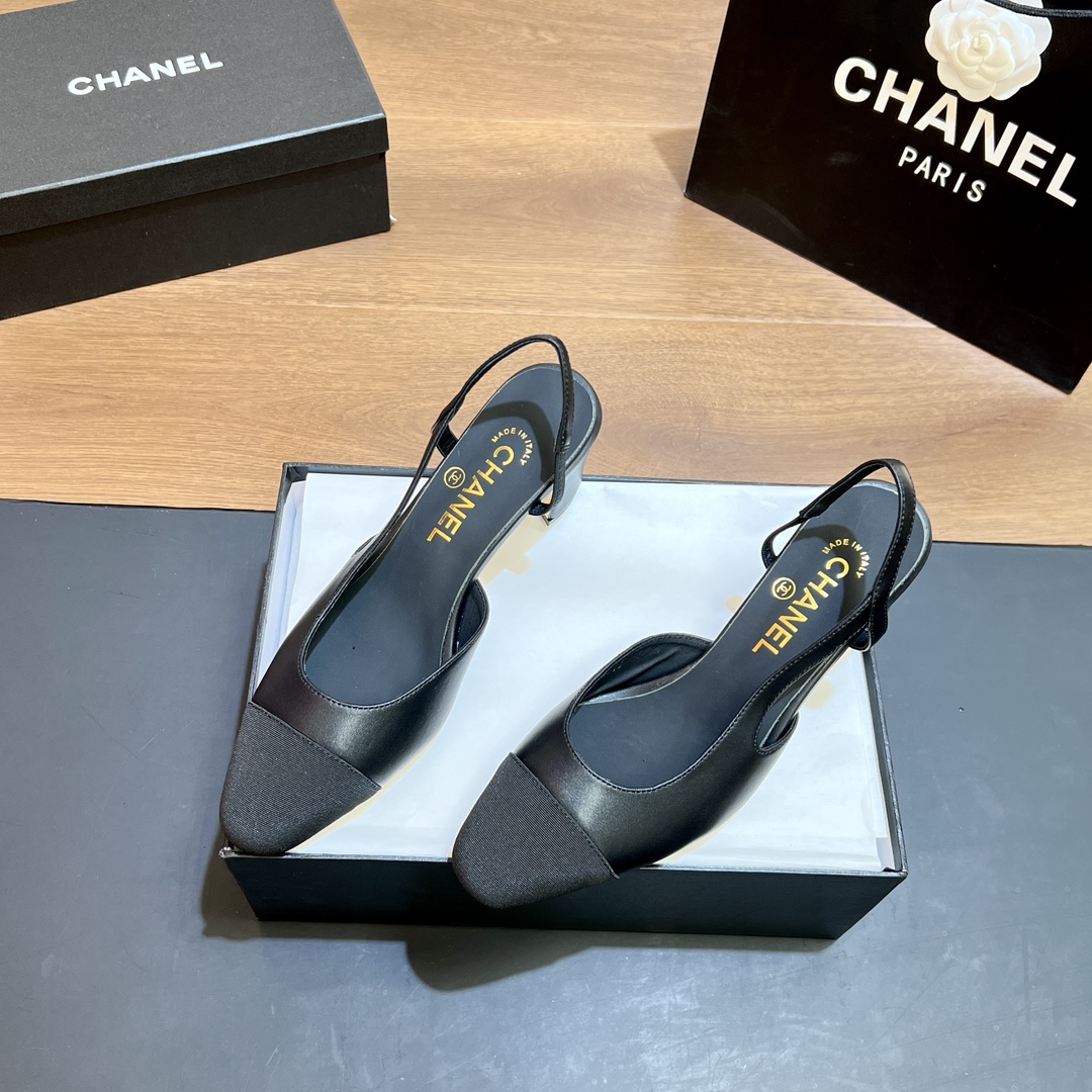 NO:258871,【Top version】 Xiaoxiang Slingback classic series spliced ​​thick heel sandals single shoes. Fashionable classic sandals that all stars like. Simple and elegant, retro and intellectual. This pair can decorate your wardrobe all year round. The original counter is purchased and opened with mold, and the details are magnified and compared at will. Material upper mixed-bred sheepskin   grosgrain. Outsole original Italian leather outsole. Heel height 6.5CM/2CM Size35~42 (34, 41, 42 customization, no return or exchange) The original counter top luxury full package, sandals, sandals, sheepskin, Leather soles19860909【顶级版本】 小香Slingback经典系列拼接粗跟凉鞋单鞋 全明星都喜欢的时尚经典凉鞋 简洁优雅、复古知性,这一双就能装扮一年四季你的衣橱 专柜原版购入开模,细节随意放大对比 材质鞋面混种羊皮 罗缎 大底原版意大利真皮大底 跟高6.5CM/2CM Size35～42（34、41、42定制不退换） 原版专柜顶级豪华全套包装,凉鞋,sandals,sheepskin,Leather soles,Women's Shoes