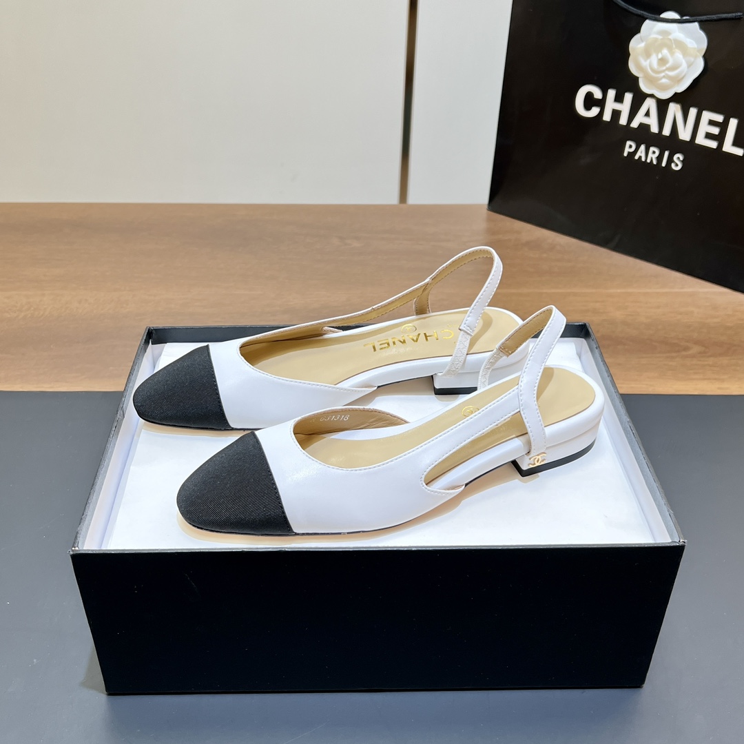 NO:258880,【Top version】 Xiaoxiang Slingback classic series spliced ​​thick heel sandals single shoes. Fashionable classic sandals that all stars like. Simple and elegant, retro and intellectual. This pair can decorate your wardrobe all year round. The original counter is purchased and opened with mold, and the details are magnified and compared at will. The original fabric is customized with footbed inside. Sheepskin. The original Italian leather outsole. Size35~42 (34, 41, 42 custom-made, no return or exchange) Heel height 2CM/6.5CM. Two heights (can be made of 9cm heel height 50) The original counter top luxury full package, sandals, sandals, sheepskin, Leather soles19860909【顶级版本】 小香Slingback经典系列拼接粗跟凉鞋单鞋 全明星都喜欢的时尚经典凉鞋 简洁优雅、复古知性,这一双就能装扮一年四季你的衣橱 专柜原版购入开模,细节随意放大对比 面料原版定做材质 内里垫脚胎羊皮 大底原版意大利真皮大底 Size35～42（34、41、42定制不退换） 跟高2CM/6.5CM两个高度（可做9cm跟高50） 原版专柜顶级豪华全套包装,凉鞋,sandals,sheepskin,Leather soles,Women's Shoes