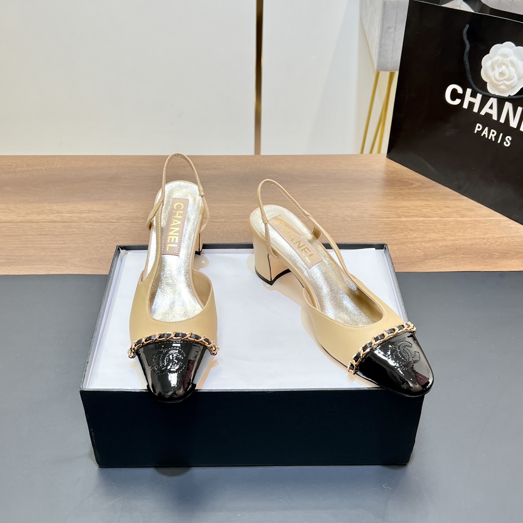 NO:647286,[Top version] Chain patent leather Latest version Xiaoxiang Slingback classic series thick heel sandals Fashionable classic sandals loved by all stars Simple, elegant, retro and intellectual, this pair can decorate your wardrobe all year round Original purchased from the counter to open the mold, details can be enlarged and compared at will Material upper mixed sheepskin + imported patent leather Outsole Original Italian leather outsole Heel height 9CM, 6.5CM, (can be made into 2.5CM)  Size 35～42 (34, 41, 42 customized items are non-refundable) Original counter top luxury complete package, sandals, sandals, sheepskin, Leather soles19860909【顶级版本】 链条漆皮 最新版本 小香Slingback经典系列粗跟凉鞋单鞋 全明星都喜欢的时尚经典凉鞋 简洁优雅、复古知性,这一双就能装扮一年四季你的衣橱 专柜原版购入开模,细节随意放大对比 材质鞋面混种羊皮+进口漆皮 大底原版意大利真皮大底 跟高9CM、6.5CM、（可做2.5CM） Size35～42（34、41、42定制不退换） 原版专柜顶级豪华全套包装,凉鞋,sandals,sheepskin,Leather soles,Women's Shoes