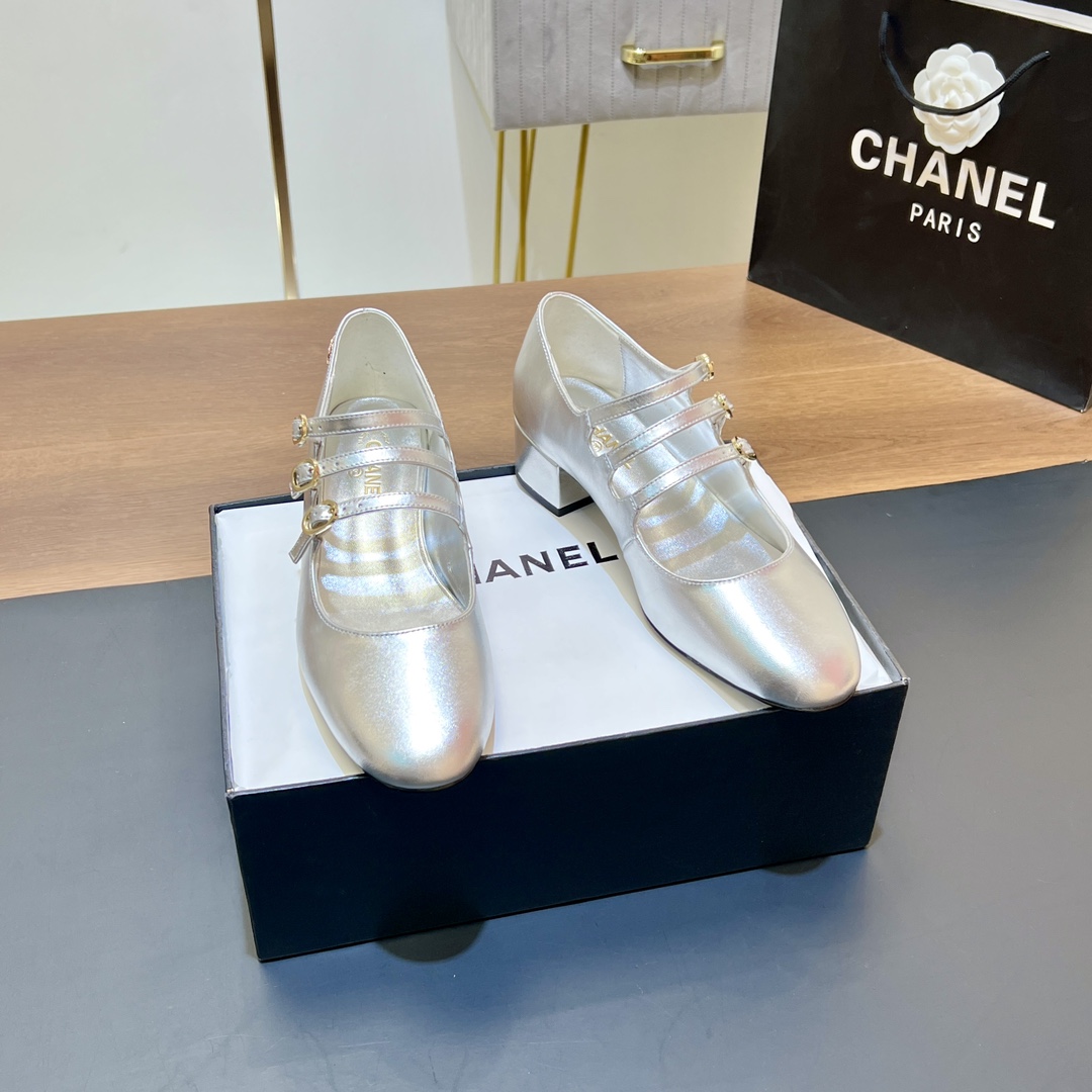 Chanel Aaaaa +
 Escarpins À Talons Hauts Chaussures À Couche Unique Genuine Leather Cuir verni Peau de mouton Série automne