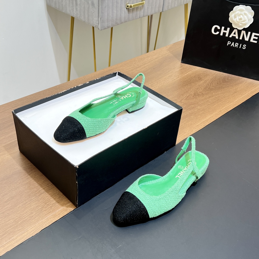 NO:258896,【Top version】 Xiaoxiang Slingback classic series spliced ​​thick heel sandals single shoes. Fashionable classic sandals that all stars like. Simple and elegant, retro and intellectual. This pair can decorate your wardrobe all year round. The original counter is purchased and opened with mold, and the details are magnified and compared at will. The material upper is specially customized cloth. The inner footbed is sheepskin. The original Italian leather outsole. Size35~42 (34, 41, 42 customization is not returned or exchanged) Heel height is 2.5CM (can be made of 6.5cm, 9cm) The original counter top luxury full packaging, sandals, sandals, sheepskin, Leather soles19860909【顶级版本】 小香Slingback经典系列拼接粗跟凉鞋单鞋 全明星都喜欢的时尚经典凉鞋 简洁优雅、复古知性,这一双就能装扮一年四季你的衣橱 专柜原版购入开模,细节随意放大对比 材质鞋面特殊定制布 内里垫脚胎羊皮 大底原版意大利真皮大底 Size35～42（34、41、42定制不退换） 跟高2.5CM（可以做6.5cm,9cm） 原版专柜顶级豪华全套包装,凉鞋,sandals,sheepskin,Leather soles,Women's Shoes