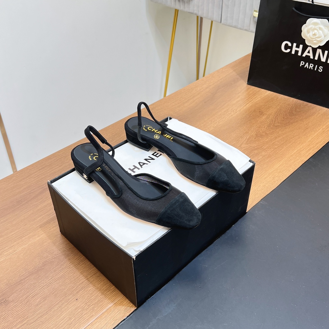 NO:258885,【Top version】 Xiaoxiang Slingback classic series spliced ​​thick heel sandals single shoes. Fashionable classic sandals that all stars like. Simple and elegant, retro and intellectual. This pair can decorate your wardrobe all year round. The original counter is purchased and opened with mold, and the details are magnified and compared at will. Material is original customized sheep pen   mesh. Inner footbed sheepskin. Outsole original Italian leather outsole. Size35~42 (34, 41, 42 custom-made, no return or exchange) Heel height is 2.5CM (can be made of 6.5cm, 9cm) The original counter top luxury full package, sandals, sandals, sheepskin, sheep, Leather soles19860909【顶级版本】 小香Slingback经典系列拼接粗跟凉鞋单鞋 全明星都喜欢的时尚经典凉鞋 简洁优雅、复古知性,这一双就能装扮一年四季你的衣橱 专柜原版购入开模,细节随意放大对比 材质原版定制羊猄 网纱 内里垫脚胎羊皮 大底原版意大利真皮大底 Size35～42（34、41、42定制不退换） 跟高2.5CM（可以做6.5cm,9cm） 原版专柜顶级豪华全套包装,凉鞋,sandals,sheepskin,sheep,Leather soles,Women's Shoes