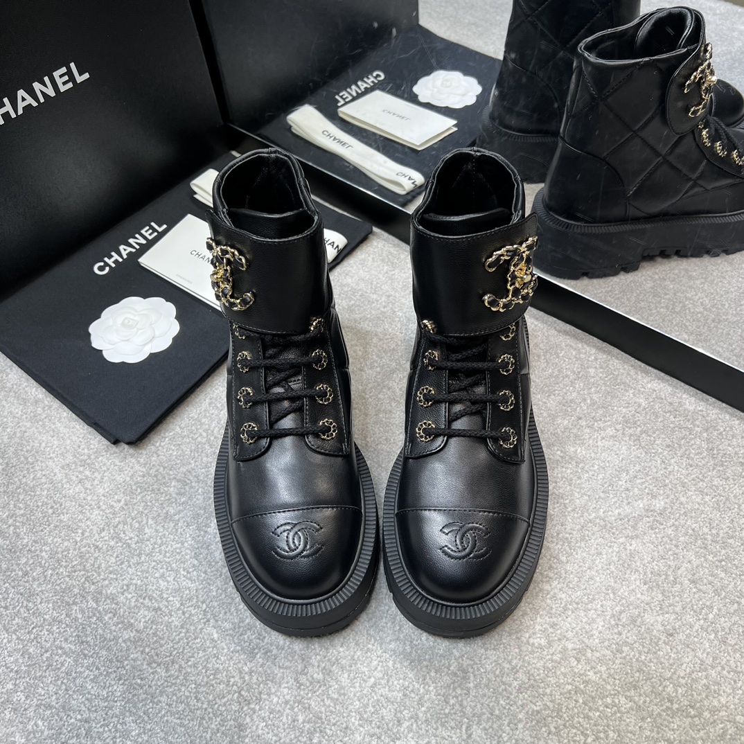 Chanel Botas cortas Piel de vaca Cuero oveja