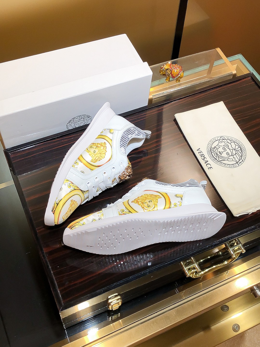 Nombre del producto: VERSACE "Versace" P230 tamaño regular: 38-44 (zapatos casuales) Material del pr