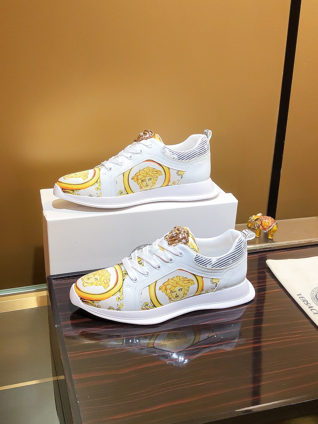 Nombre del producto: VERSACE "Versace" P230 tamaño regular: 38-44 (zapatos casuales) Material del pr