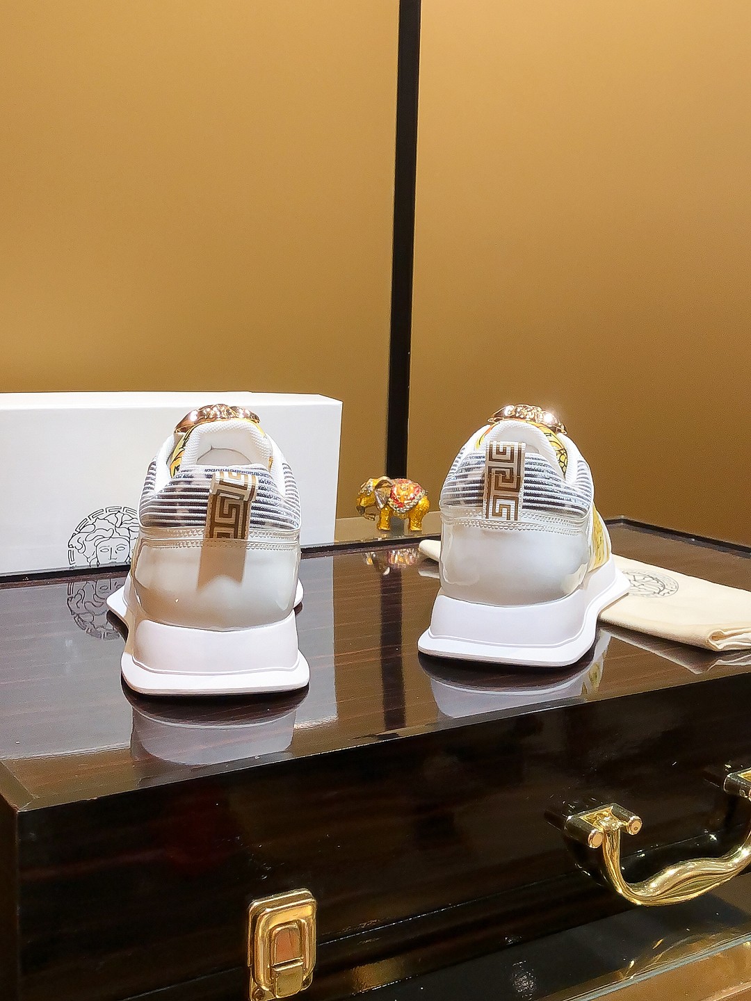 Nombre del producto: VERSACE "Versace" P230 tamaño regular: 38-44 (zapatos casuales) Material del pr