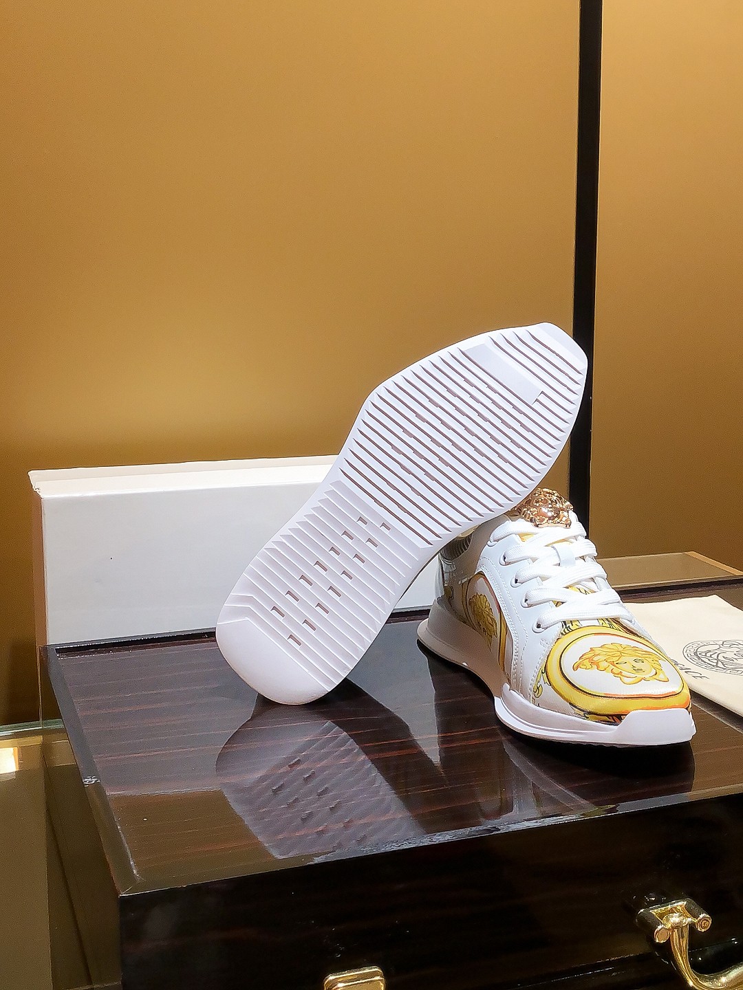 Nombre del producto: VERSACE "Versace" P230 tamaño regular: 38-44 (zapatos casuales) Material del pr
