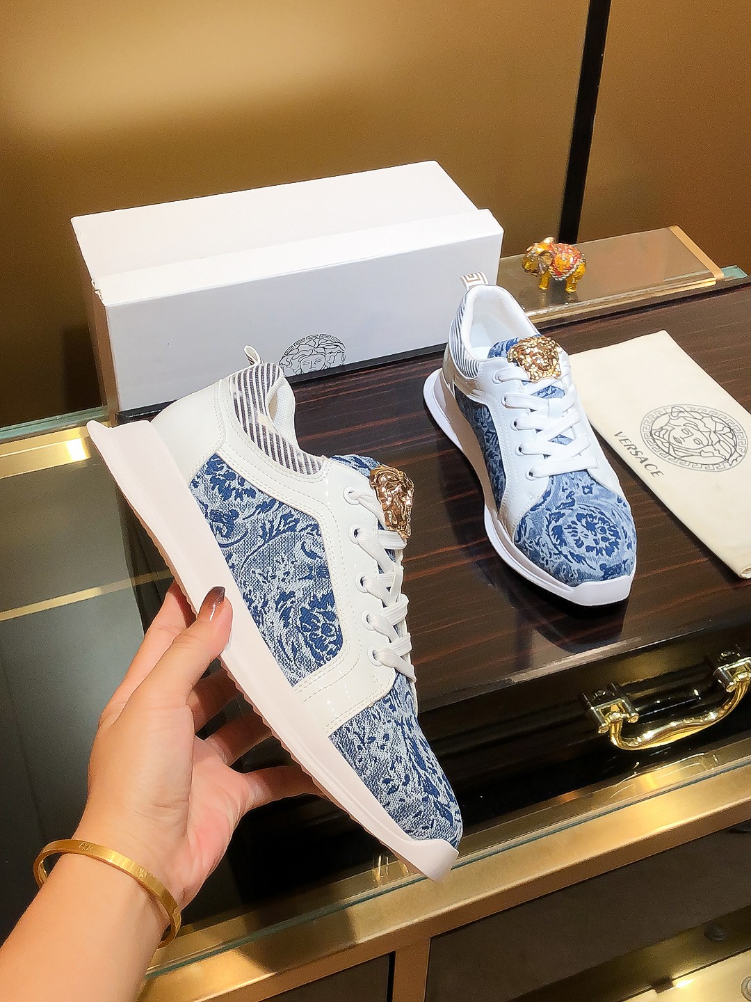 Nombre del producto: VERSACE "Versace" P230 tamaño regular: 38-44 (zapatos casuales) Material del pr