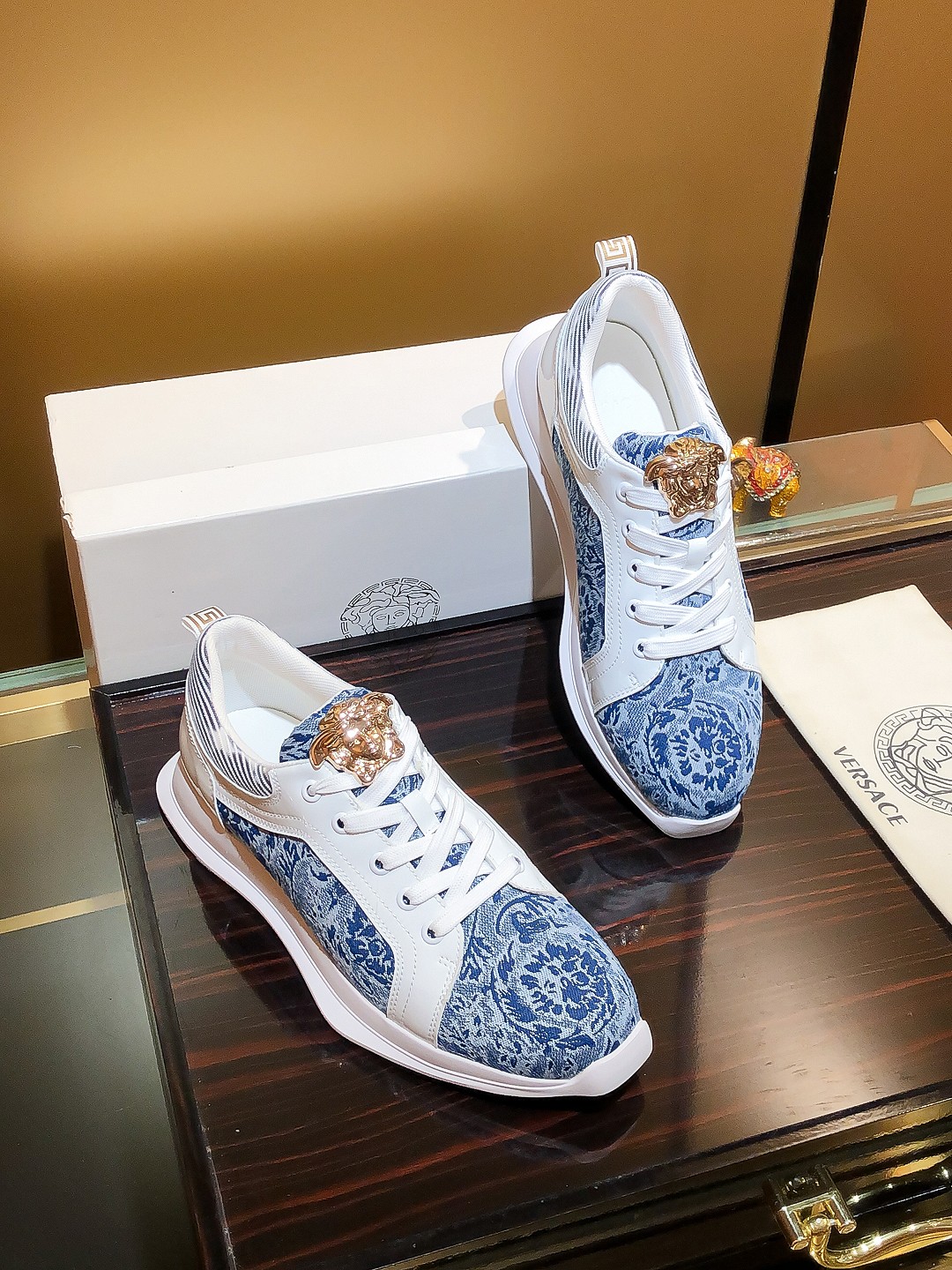 Nombre del producto: VERSACE "Versace" P230 tamaño regular: 38-44 (zapatos casuales) Material del pr