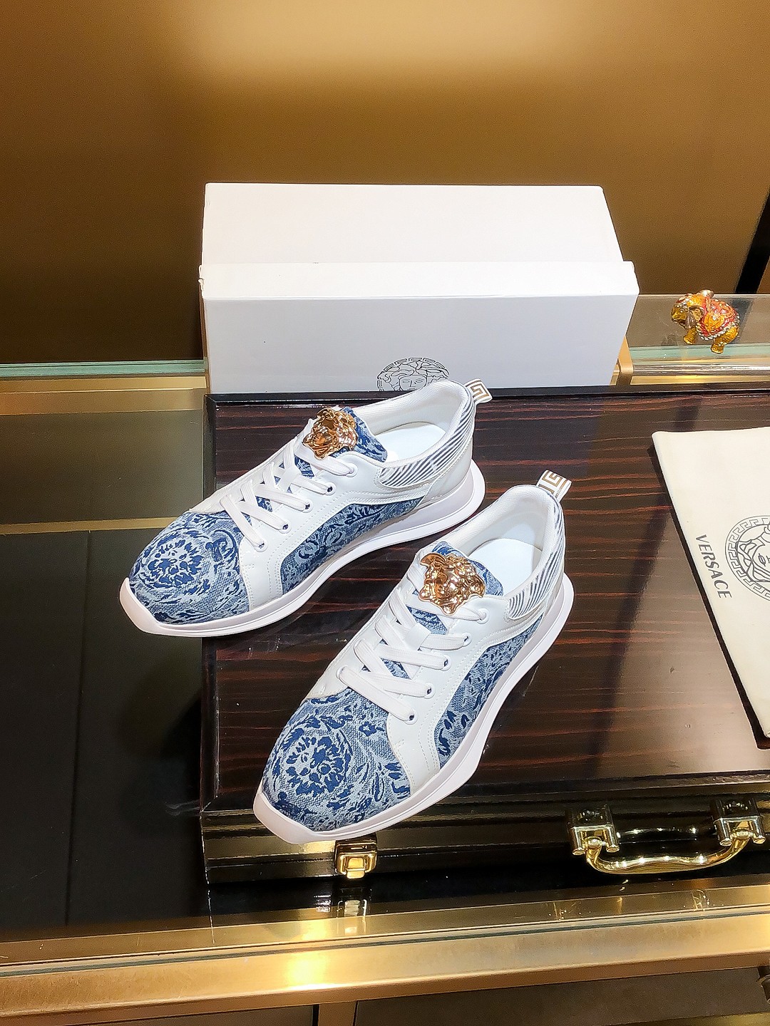 Nombre del producto: VERSACE "Versace" P230 tamaño regular: 38-44 (zapatos casuales) Material del pr