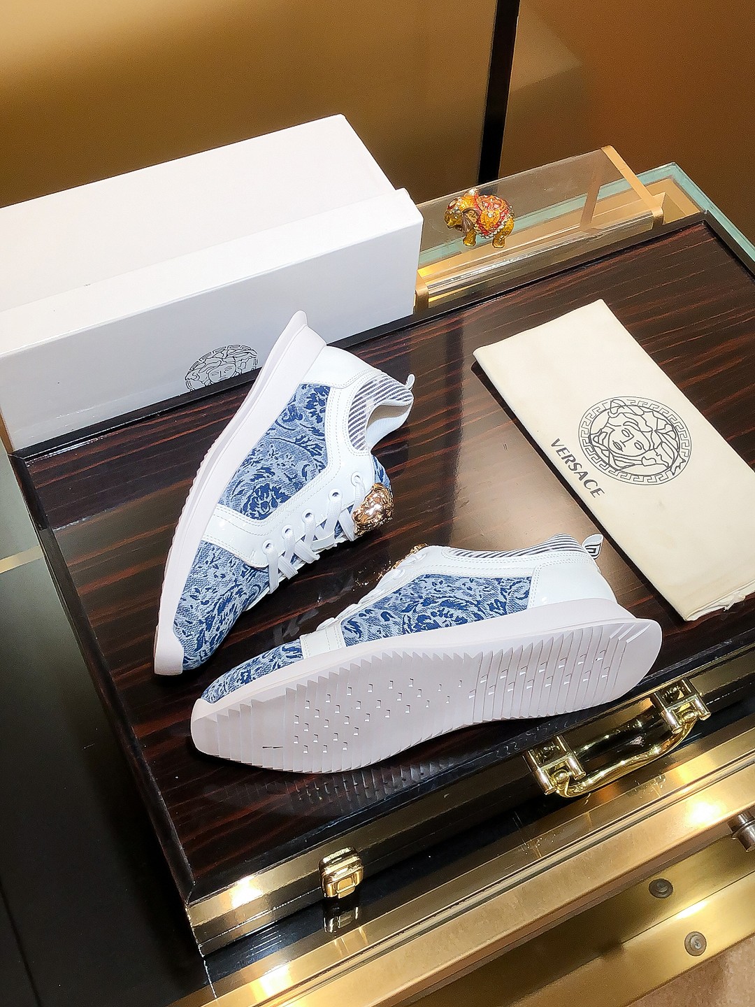 Nombre del producto: VERSACE "Versace" P230 tamaño regular: 38-44 (zapatos casuales) Material del pr