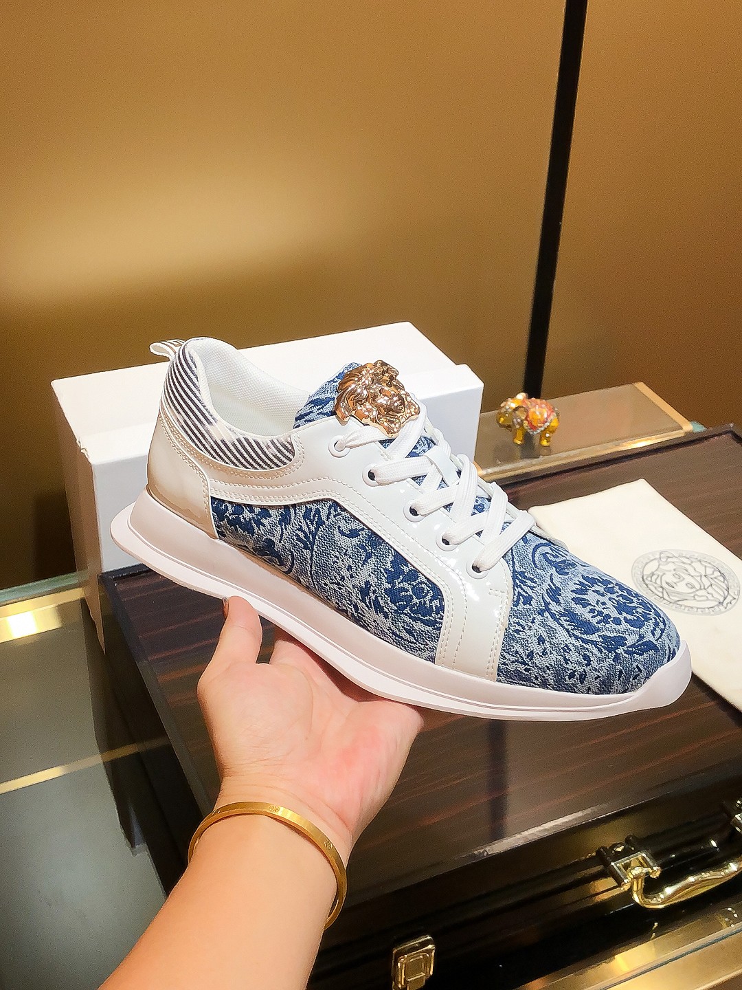 Nombre del producto: VERSACE "Versace" P230 tamaño regular: 38-44 (zapatos casuales) Material del pr
