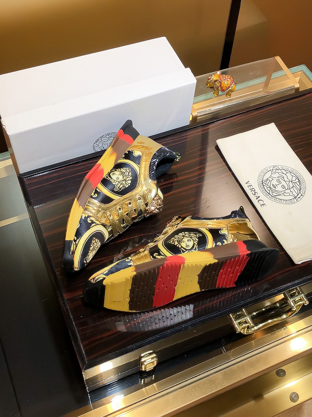 Nombre del producto: VERSACE "Versace" P230 tamaño regular: 38-44 (zapatos casuales) Material del pr