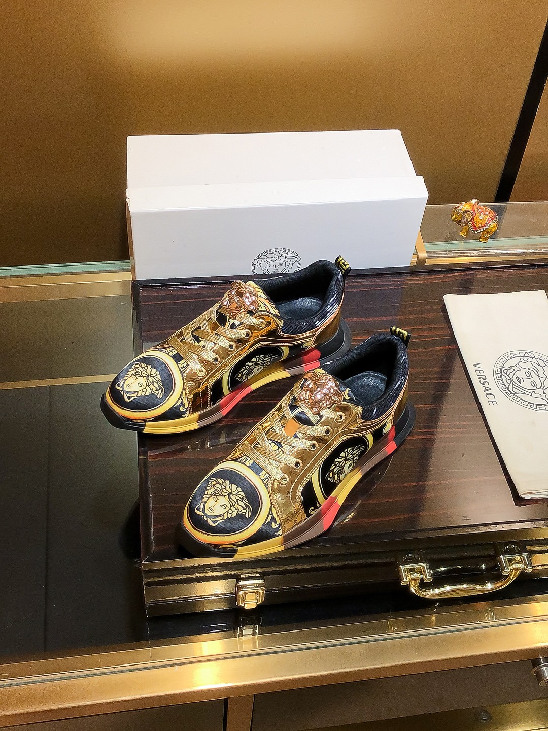 Nombre del producto: VERSACE "Versace" P230 tamaño regular: 38-44 (zapatos casuales) Material del pr
