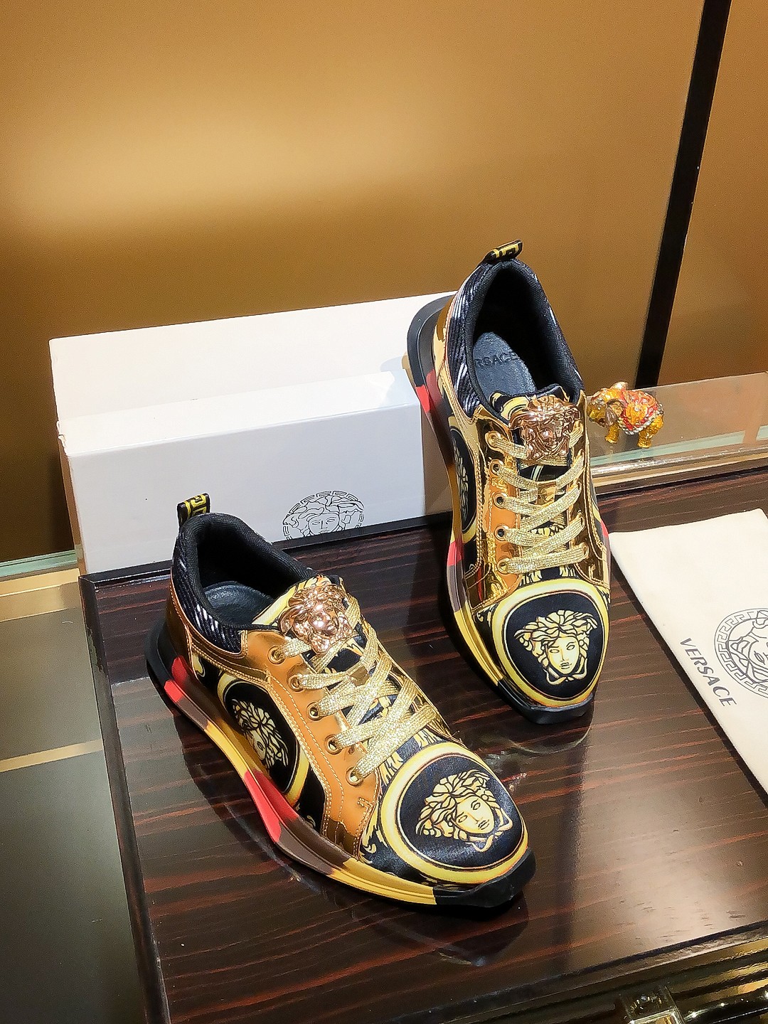 Nombre del producto: VERSACE "Versace" P230 tamaño regular: 38-44 (zapatos casuales) Material del pr