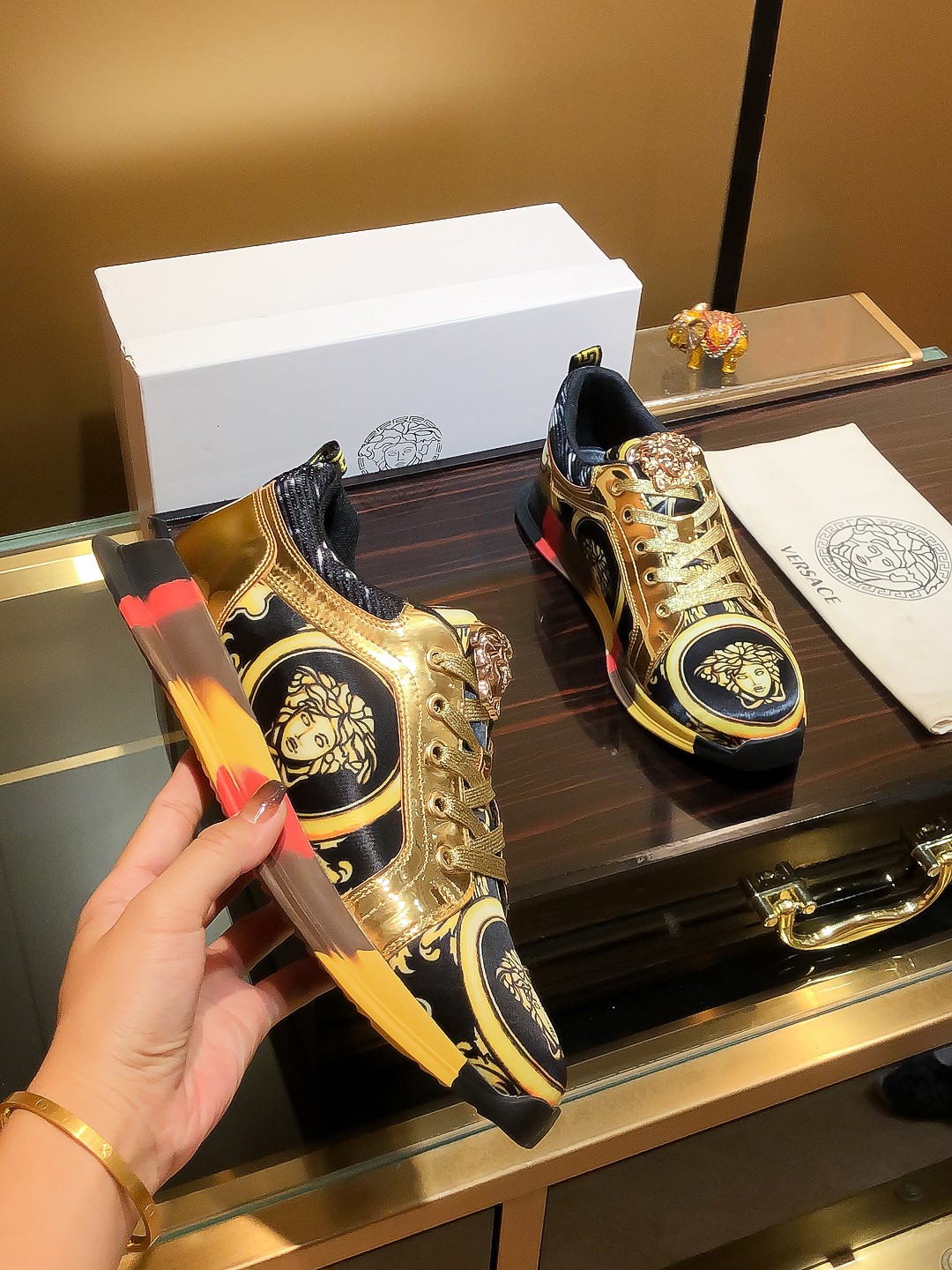 Nombre del producto: VERSACE "Versace" P230 tamaño regular: 38-44 (zapatos casuales) Material del pr