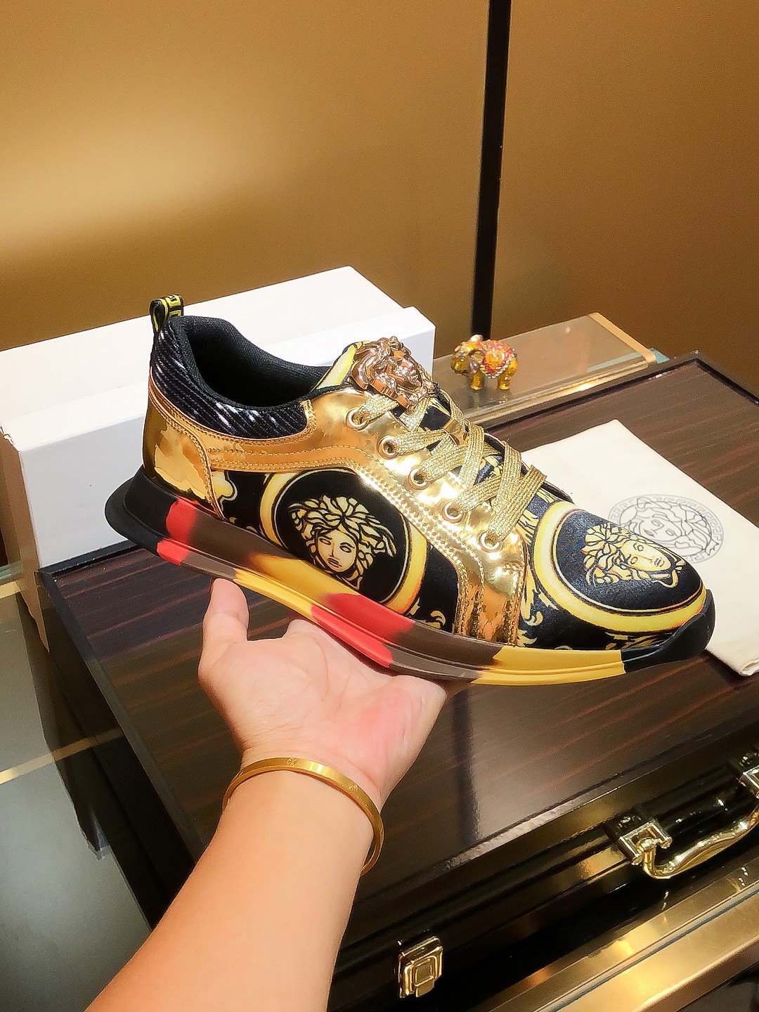 Nombre del producto: VERSACE "Versace" P230 tamaño regular: 38-44 (zapatos casuales) Material del pr