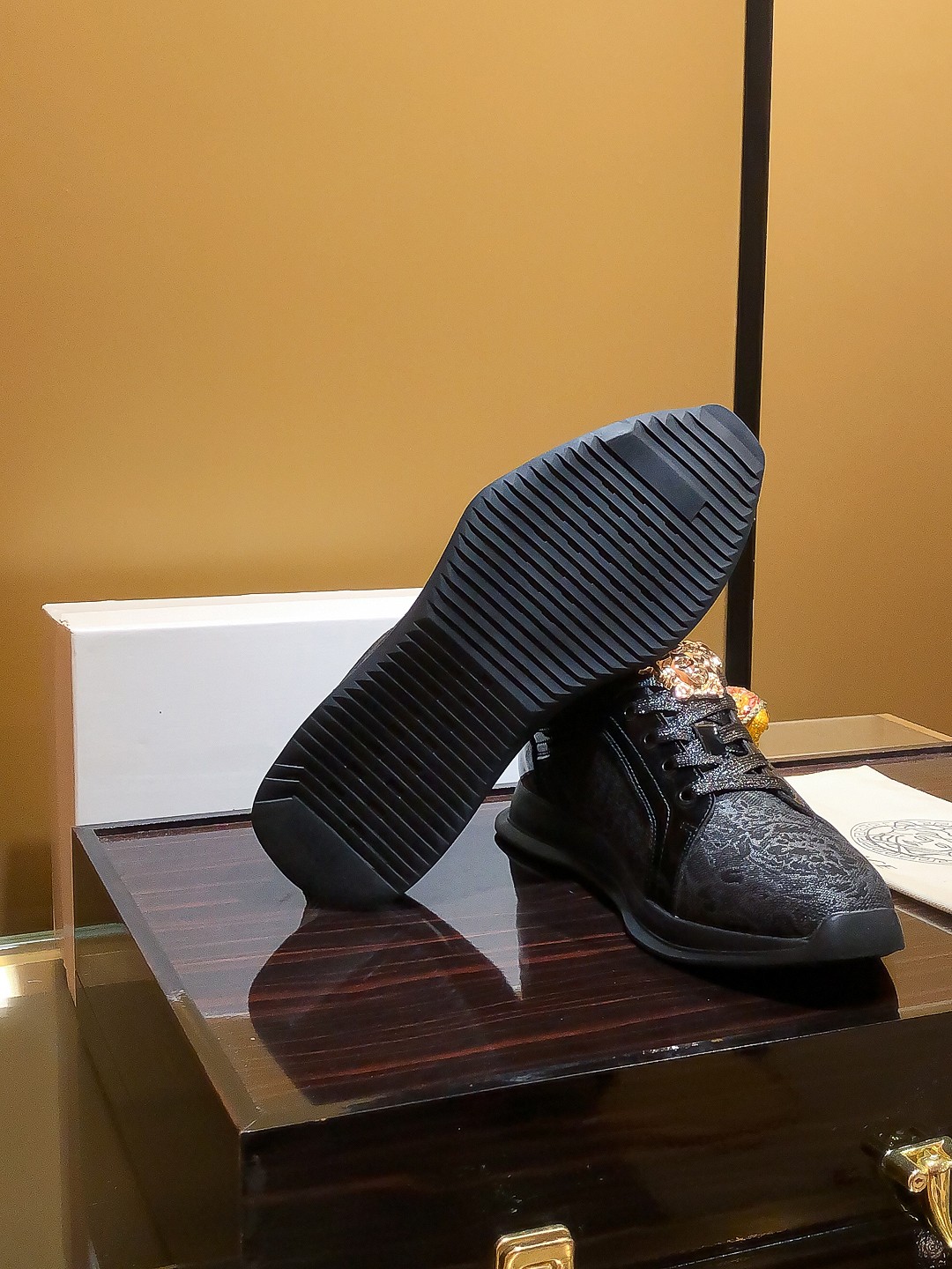 Nombre del producto: VERSACE "Versace" P230 tamaño regular: 38-44 (zapatos casuales) Material del pr