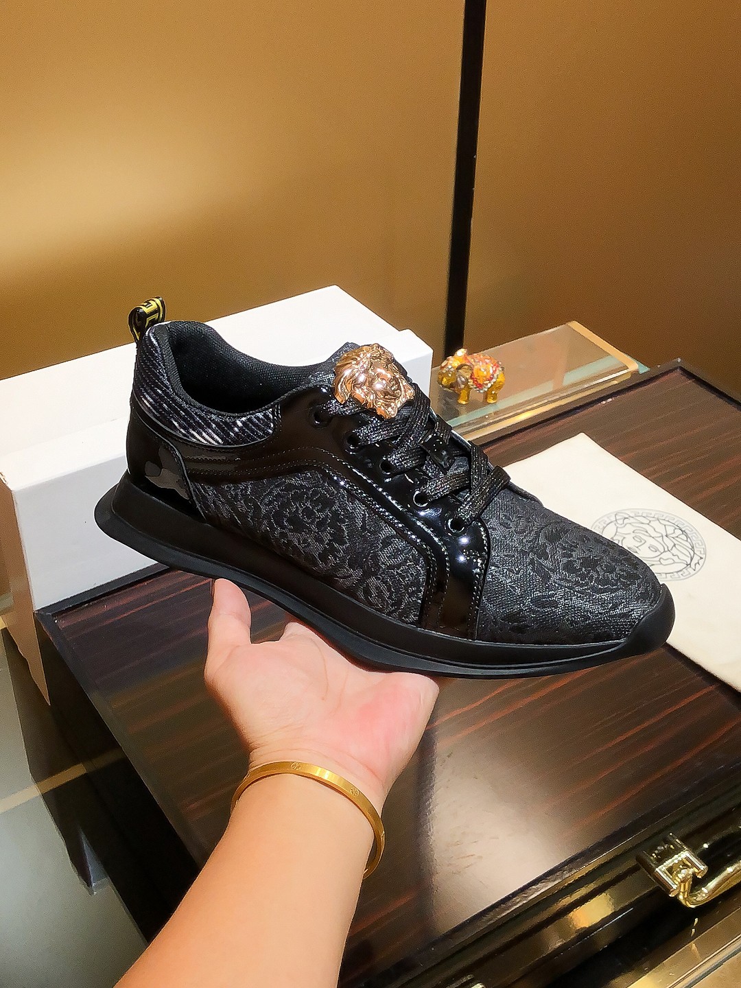 Nombre del producto: VERSACE "Versace" P230 tamaño regular: 38-44 (zapatos casuales) Material del pr