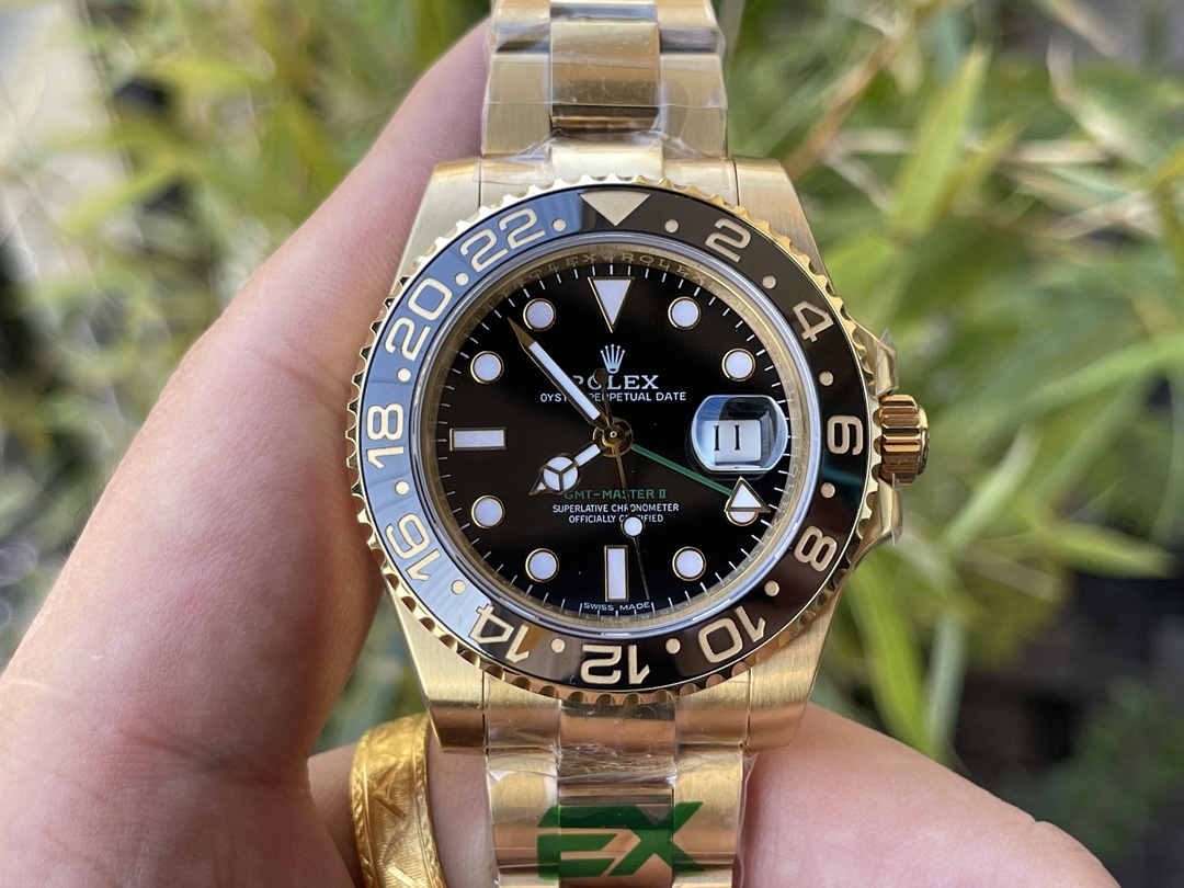 NO:156896,Real photos allow you to see gold-packing - a genuine scattered craft, and a heavy money to create the first GMT Greenwich K gold super copy in the true sense. The exclusive golden part uses yellow platinum synthetic material (the material is consistent with the original), truly restores the original Rolesor process and hardness, has the same corrosion and scratch resistance as the genuine product, plus the exclusive bezel reproduction technology, perfectly restores the bezel color and scale coating, and the movement is also upgraded to an integrated Cal.3186 movement to realize monotonous hour hand and hour hand callback calendar, and at the same time, the central axis is repaired through the movement seconds axis principle. KF produces it. It must be a fine product.19860909实拍让您看得见的包金——正儿八经的散粒工艺,重金打造第一款真正意义上的GMT格林尼治K金超级副本,独家做到金色部份采用黄铂金合成材料的厂家（材质吻合原装）,真正还原了原版Rolesor工艺和硬度,拥有和正品一致的抗腐蚀耐划伤效果,外加独家表圈复刻技艺,完美还原表圈颜色和刻度涂层,机芯同时升级为一体Cal.3186机芯实现单调时针,时针回调日历,同时通过机芯秒轴原理修复中轴,KF出品 必属精品.,,Watch