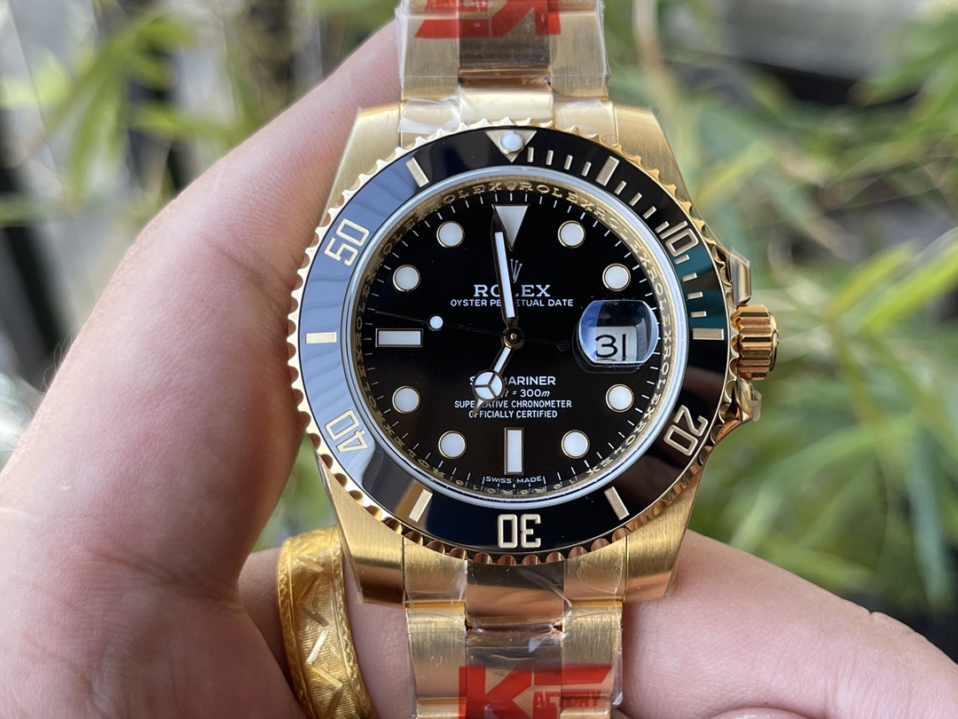 NO:156899,Real-life photos allow you to see gold-packing - a genuine scattered craft, and a heavy money to create the Emperor's version of the 18K gold submarine series. It is the only manufacturer that uses yellow platinum synthetic materials in the inter-gold part (the material is consistent with the original). It truly restores the original Rolesor technology and hardness, has the same corrosion and scratch resistance as the genuine product, plus the exclusive bezel reproduction technology, perfectly restores the bezel color and scale coating, and the movement is upgraded to an integrated Cal. movement, produced by KF, must be a fine product.19860909实拍让您看得见的包金——正儿八经的散粒工艺,重金打造帝皇版18K金潜航者间金系列,是唯一一家做到间金部份采用黄铂金合成材料的厂家（材质吻合原装）,真正还原了原版Rolesor工艺和硬度,拥有和正品一致的抗腐蚀耐划伤效果,外加独家表圈复刻技艺,完美还原表圈颜色和刻度涂层,机芯同时升级为一体Cal.机芯,KF出品 必属精品.,,Watch