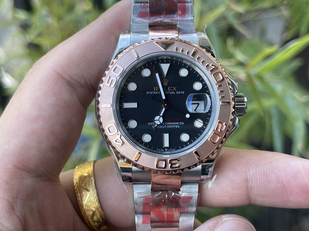 Todas las sorpresas se derivan de constantes intentos. El primer bisel chapado en oro del Yacht-Master de nivel divino …