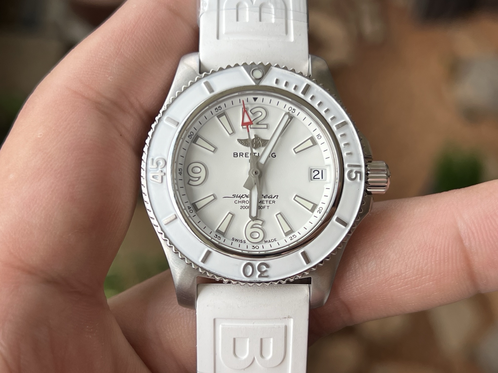 NO:387672,Online real-time TF Breitling women's clothing style!  Super Marine series automatic machinery women's model, with ultimate beauty and domineering. High-gloss ceramic ring, electroplating engraving, strict requirements for reproduction according to the original craftsmanship, the strong three-dimensional LOGO and the ultimate line sense plus the white rubber strap bring a unique visual enjoyment. The product is uniform in watch and one code corresponding to the movement, and double-sided anti-glare artificial sapphire crystal glass. Super waterproof, the 36mm watch diameter is equipped with To Haigull 2824 machine, which makes you feel more unique in this colorful summer!  ,,tom ford,breitling19860909网络实拍TF 百年灵女装款！超级海洋系列自动机械女款,极致的美感和霸气.高亮陶瓷圈口、电镀刻标 、严格要求按原版工艺复刻,立体感极强的LOGO和极致的线条感外加白色的橡胶表带,带来视觉上独特的享受.产品均一表一码和机芯相对应,双面防眩人造蓝宝石水晶玻璃.超强防水,36mm的表径再搭载To海鸥2824机,让您在这个五彩缤纷的夏天多一份独特！,,tom ford,breitling,Watch