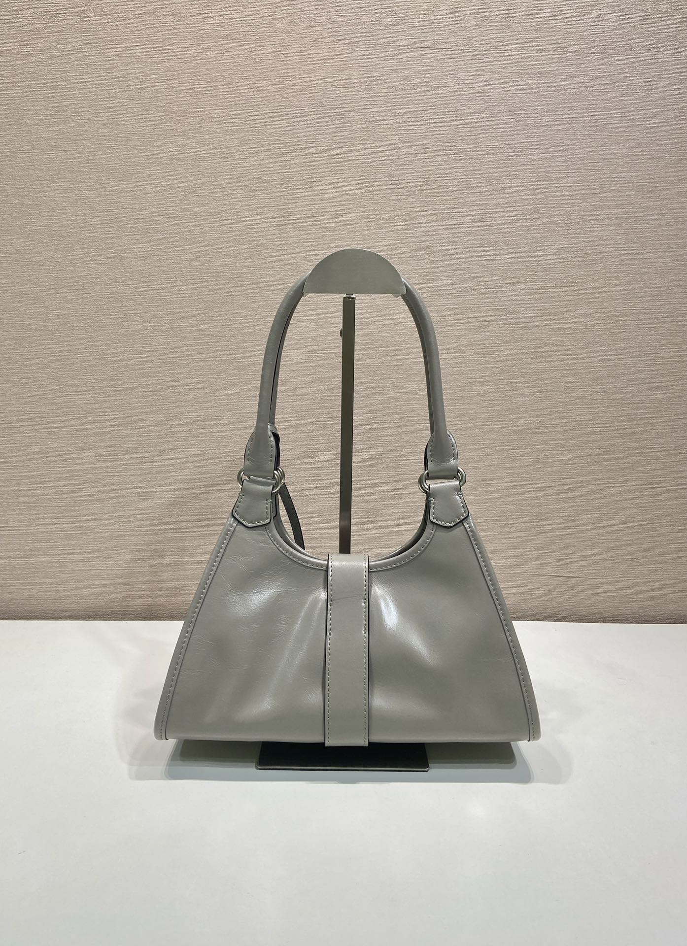 Mini Leather Top Handle Satchel Crossbody Bag, 26cm - Stylish & Versatile 5 i1751863616 8851 3