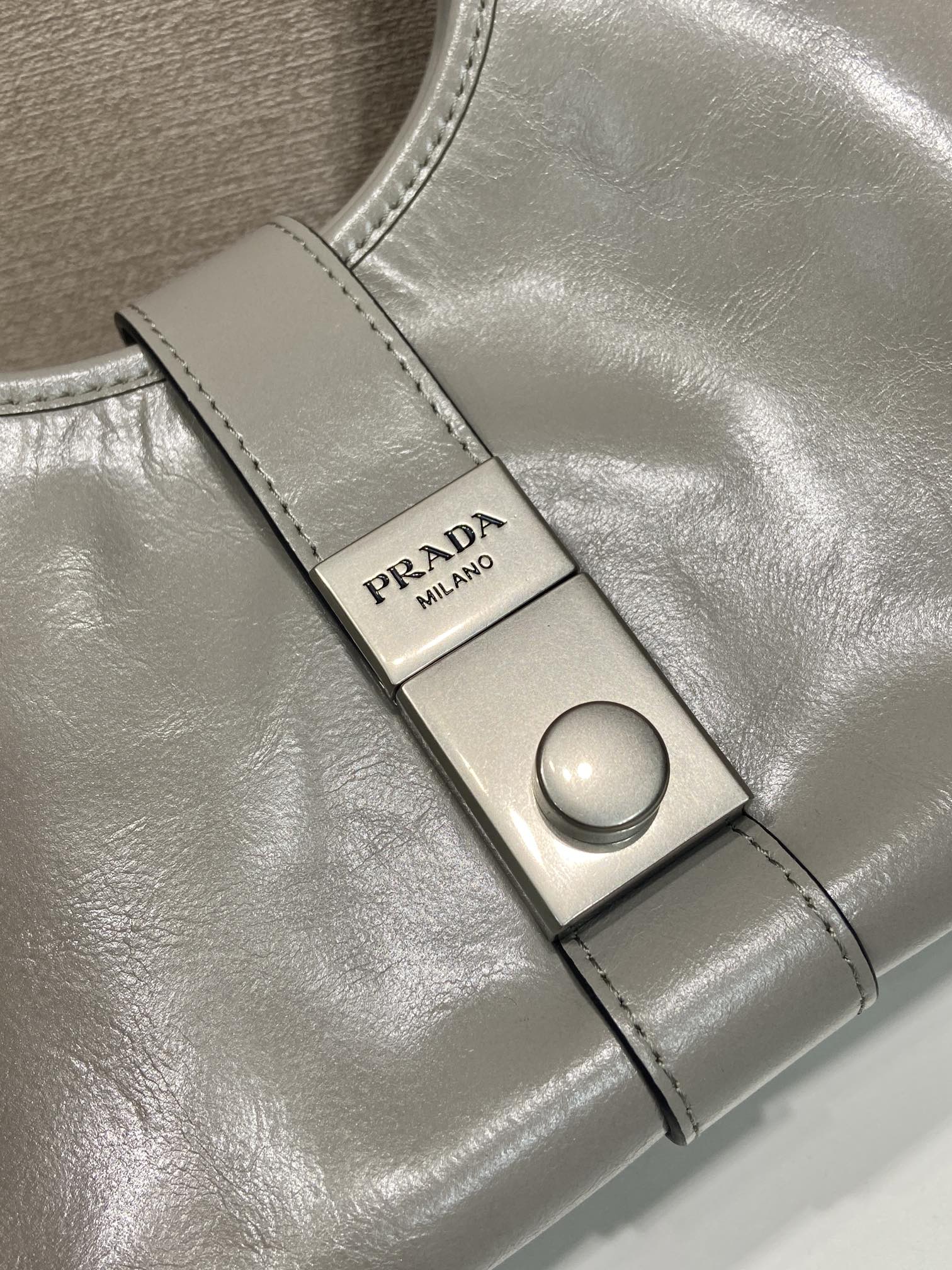 Mini Leather Top Handle Satchel Crossbody Bag, 26cm - Stylish & Versatile 8 i1751863617 4855 6