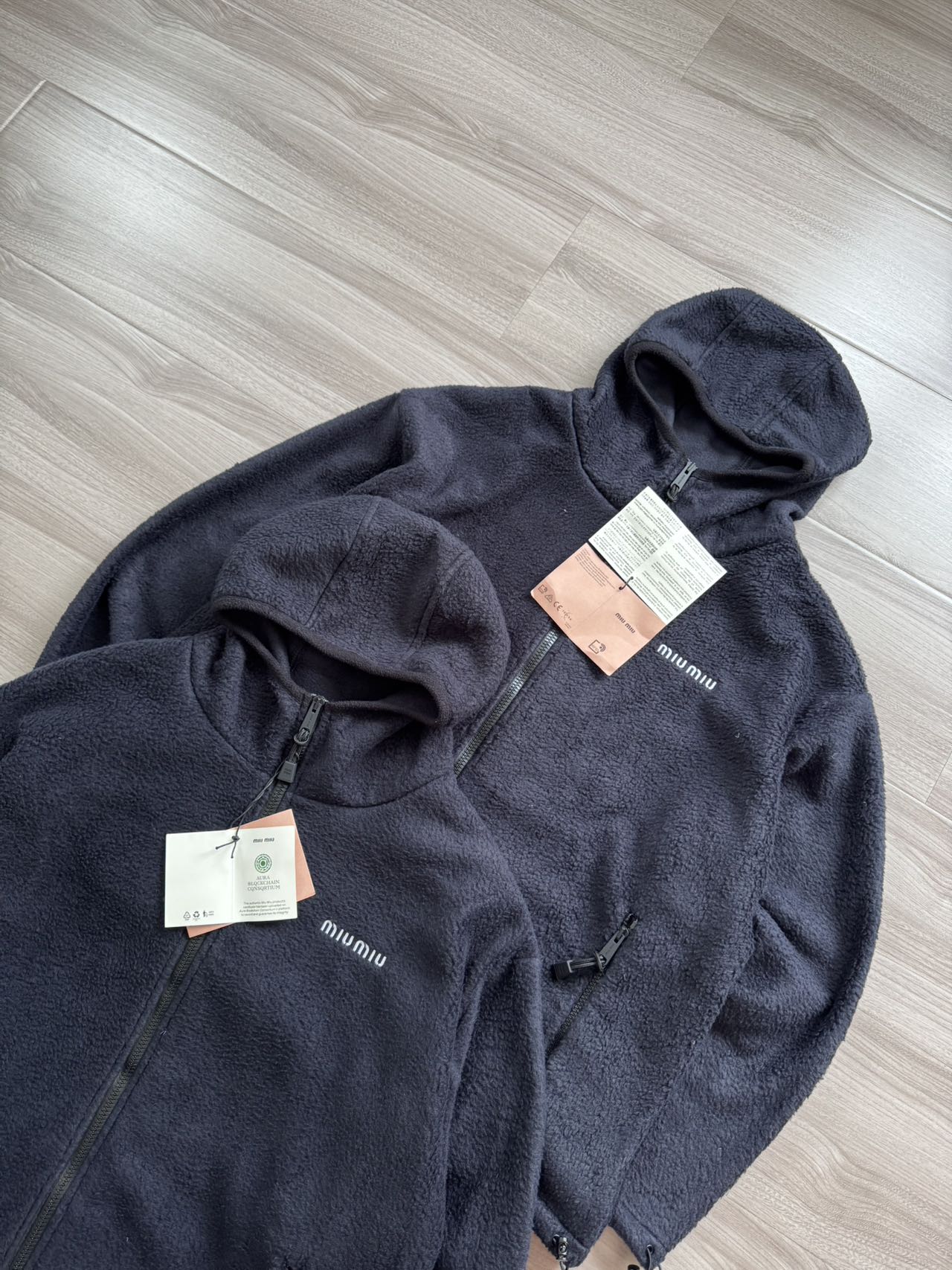 Miu Miu Women's Fleece Zip-Up Hoodie Sweatshirt Drawstring Hem 5 a1757569537651 6064