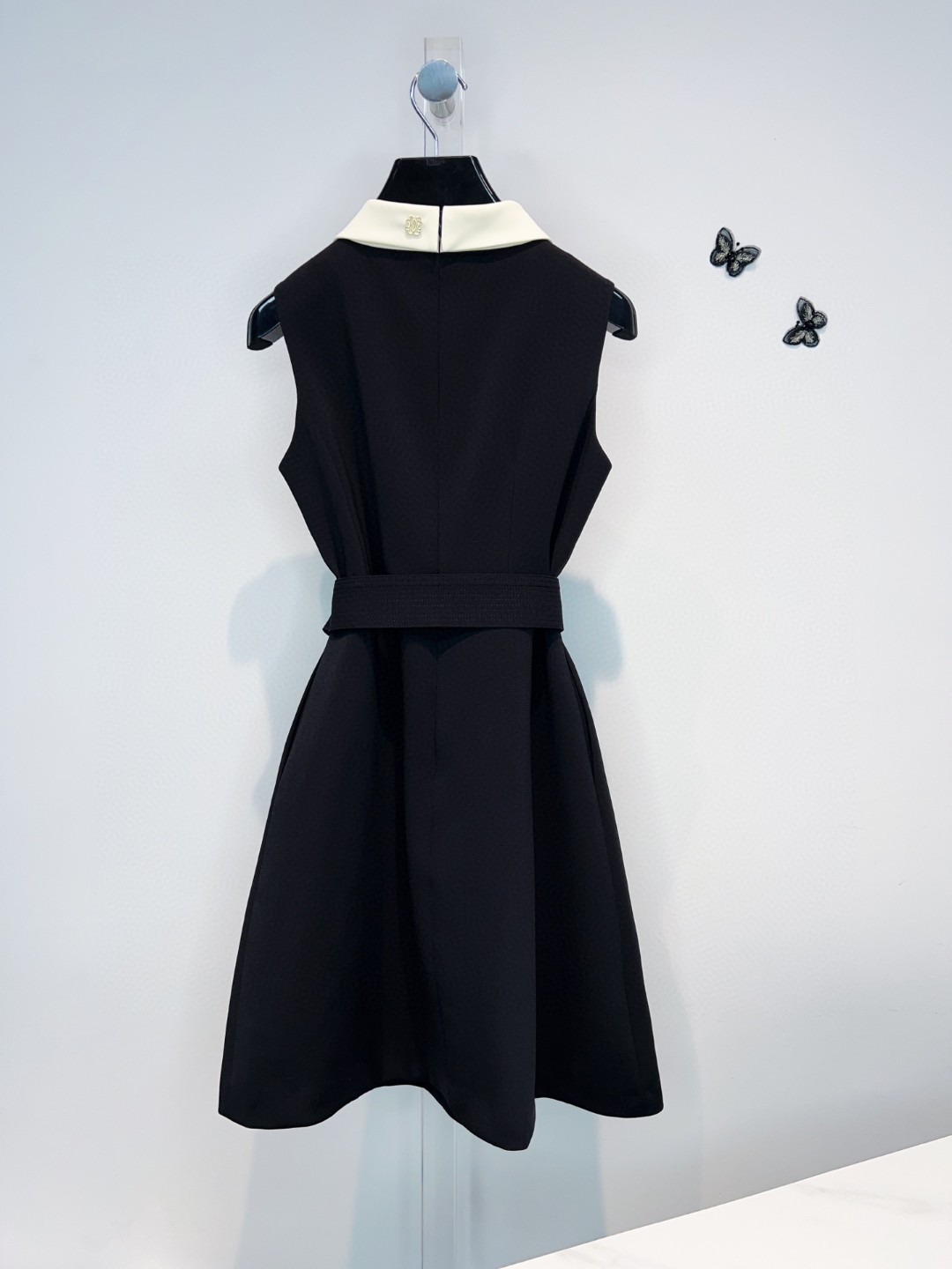 Elegant Sleeveless Stand Collar Dress with Belt - Pink & Black Options 4 a1748407211176 7315