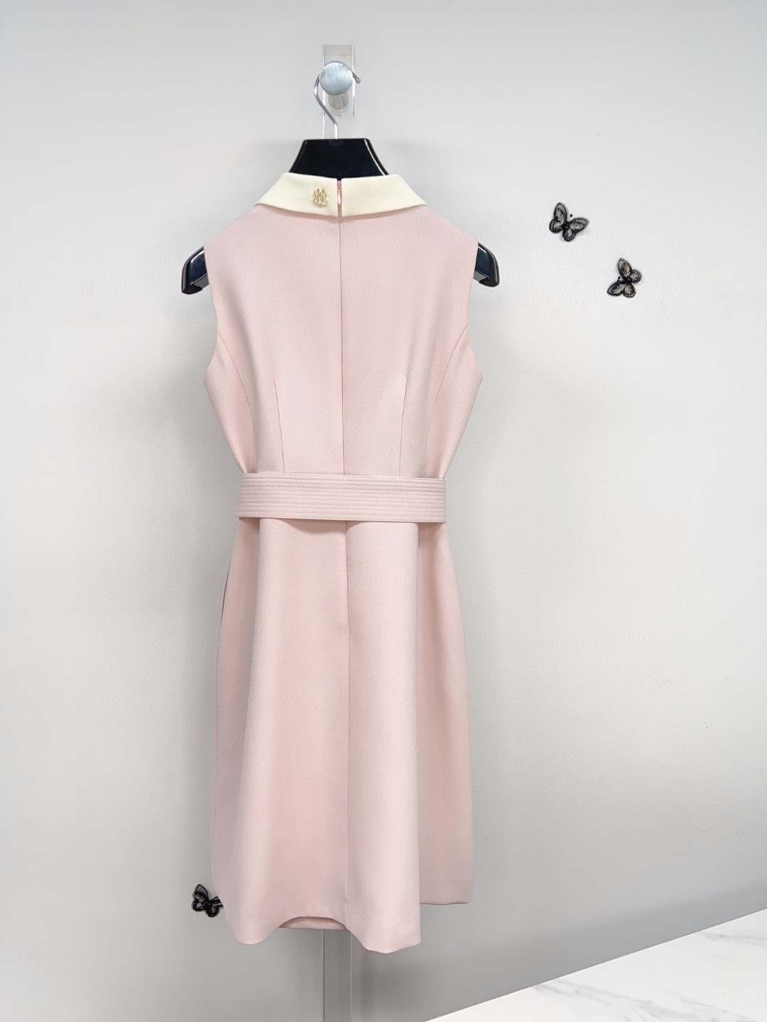 Elegant Sleeveless Stand Collar Dress with Belt - Pink & Black Options 5 a1748407251162 8800