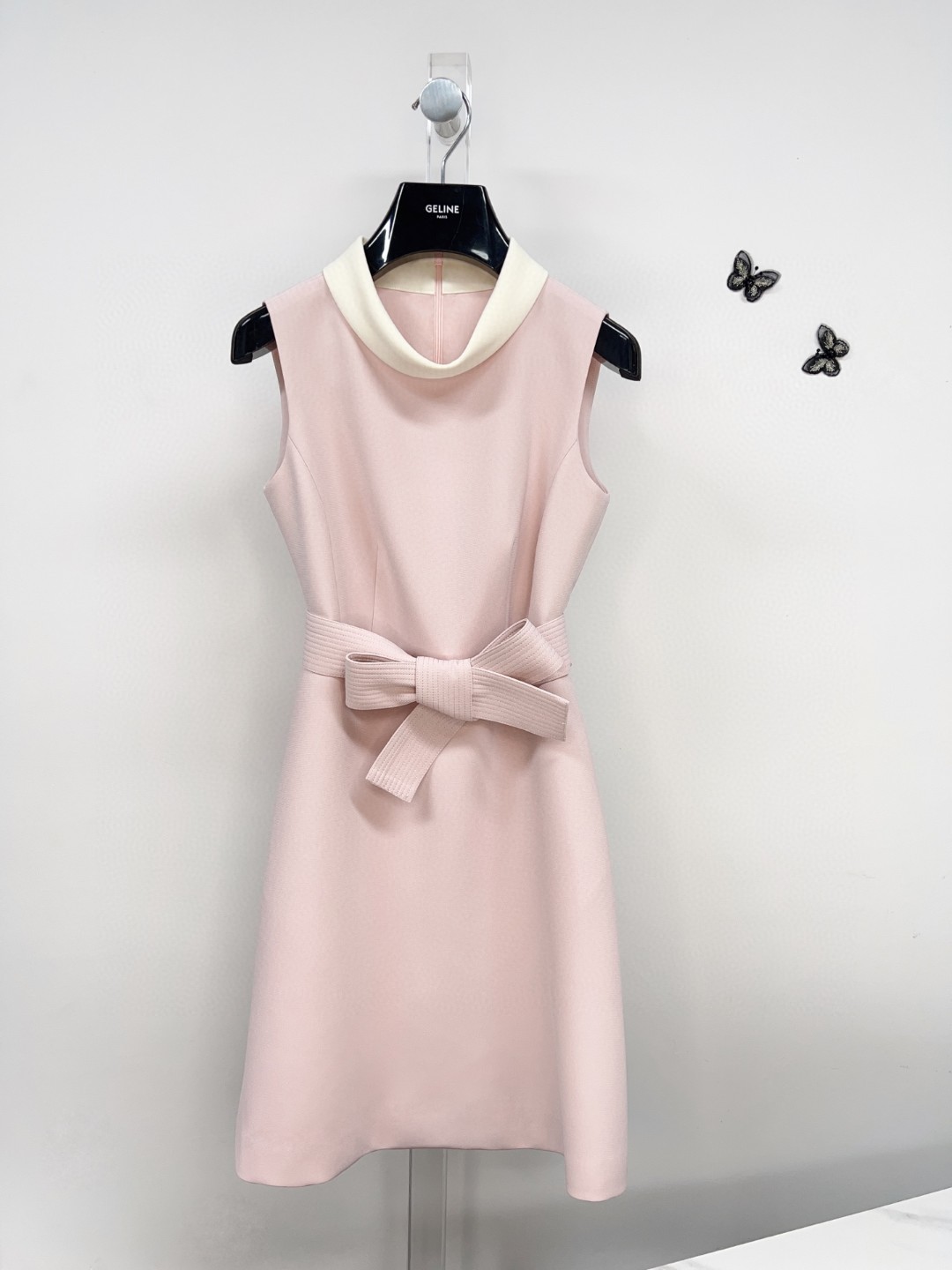 Elegant Sleeveless Stand Collar Dress with Belt - Pink & Black Options 3 a1748407251165 7837