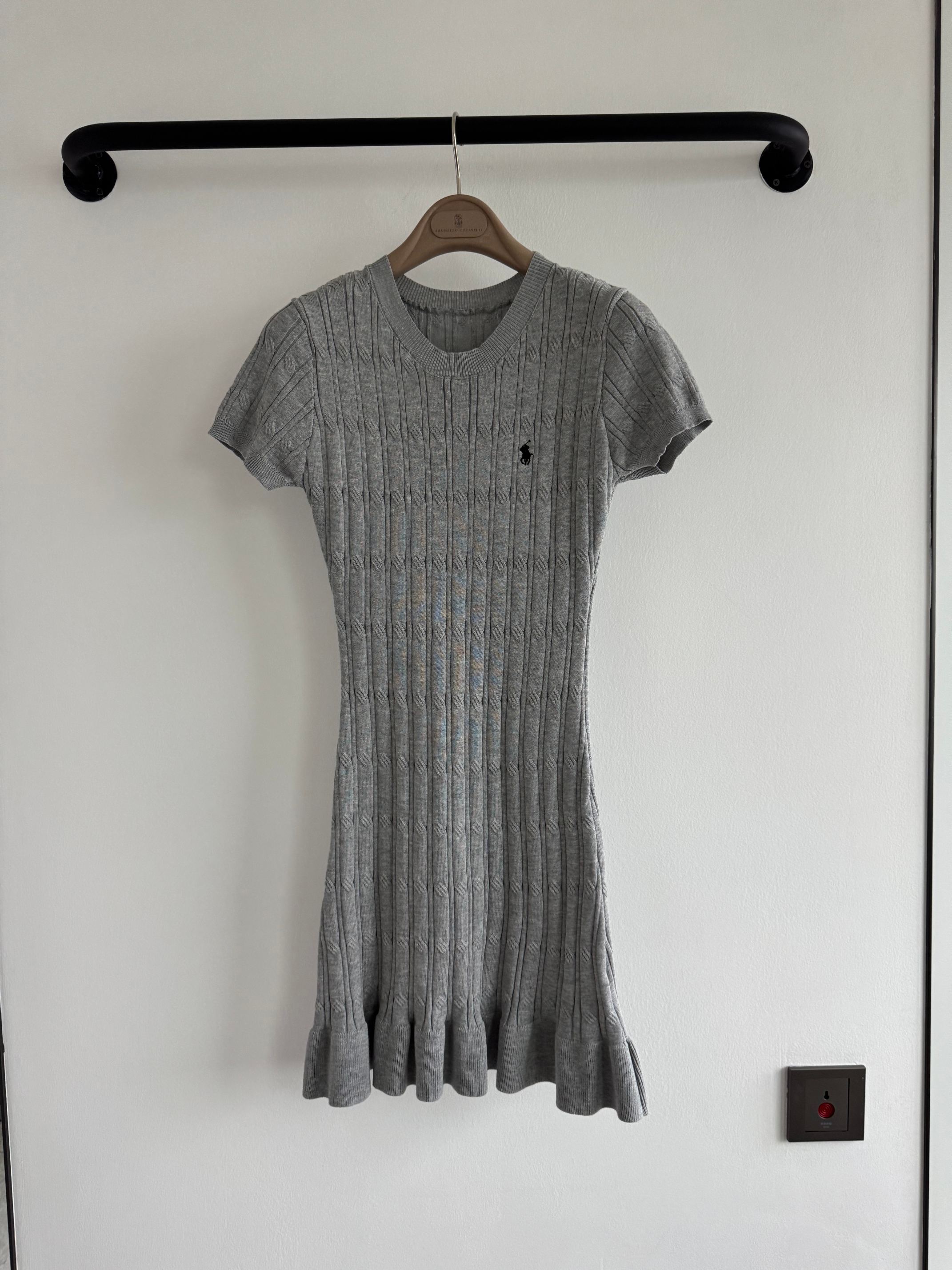 Elegant Wool Knit Dress with Ruffle Hem - Soft, Breathable, and Stylish 4 a1748587039524 6183