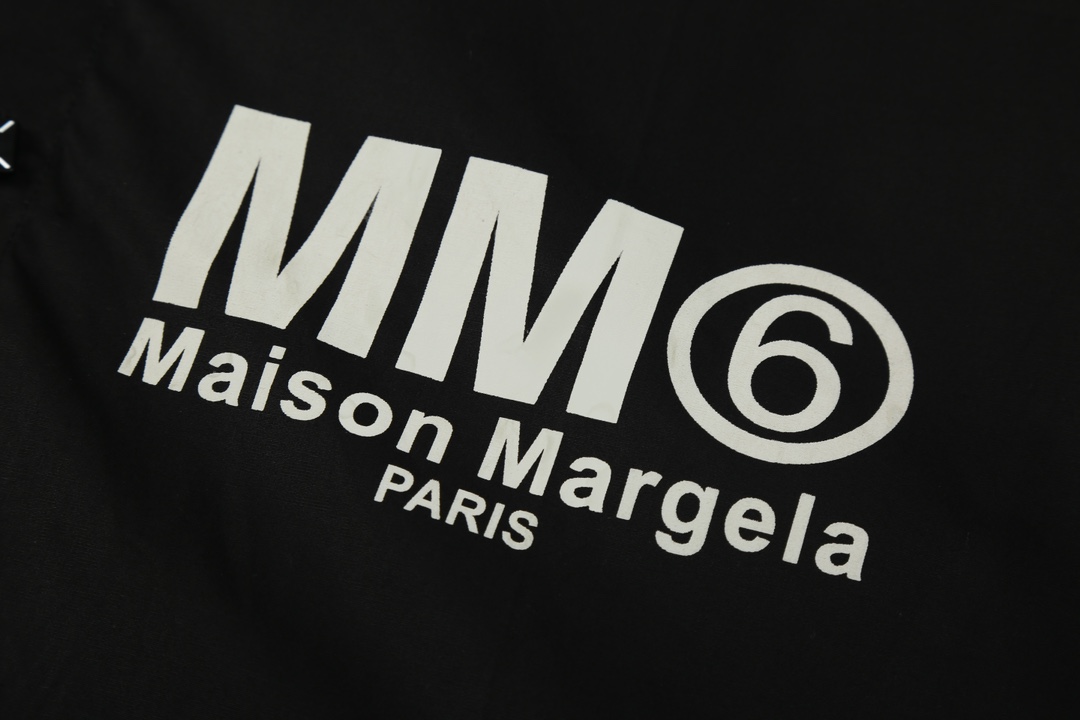 Designer 2024s Magella MM6 Shirts with Custom Buttons and Cotton Fabric - 图片 5