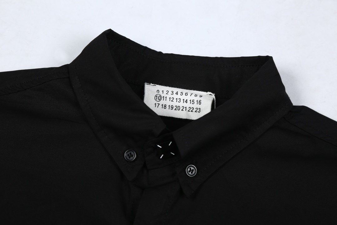 Designer Magella MM6 Shirts with Custom Buttons in Pure Cotton Fabric for 2024 Collection - 图片 4