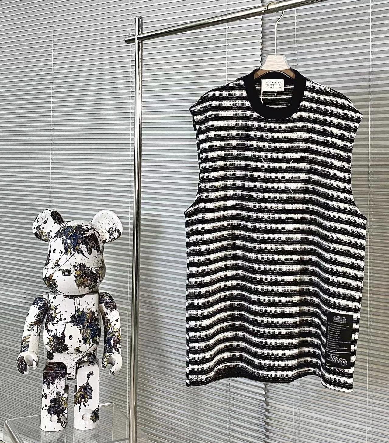 Chaleco de punto con rayas de diseñador Margiela MM6 24SS, logotipo cosido a mano, manga corta de doble hilo, tallas SM…