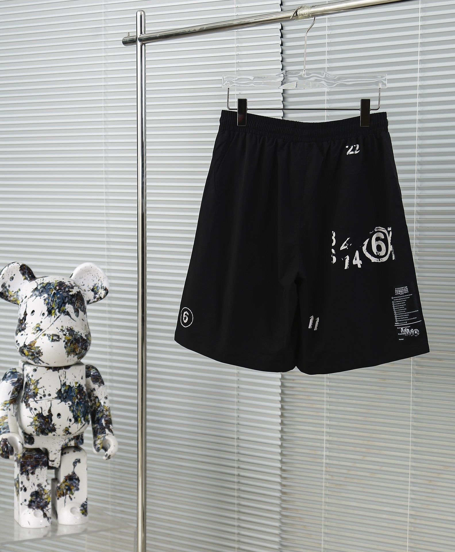 MJ Designer Shorts Madison Margiela MM6 24SS makes old print irregular shorts, code number SMLXl - 图片 2