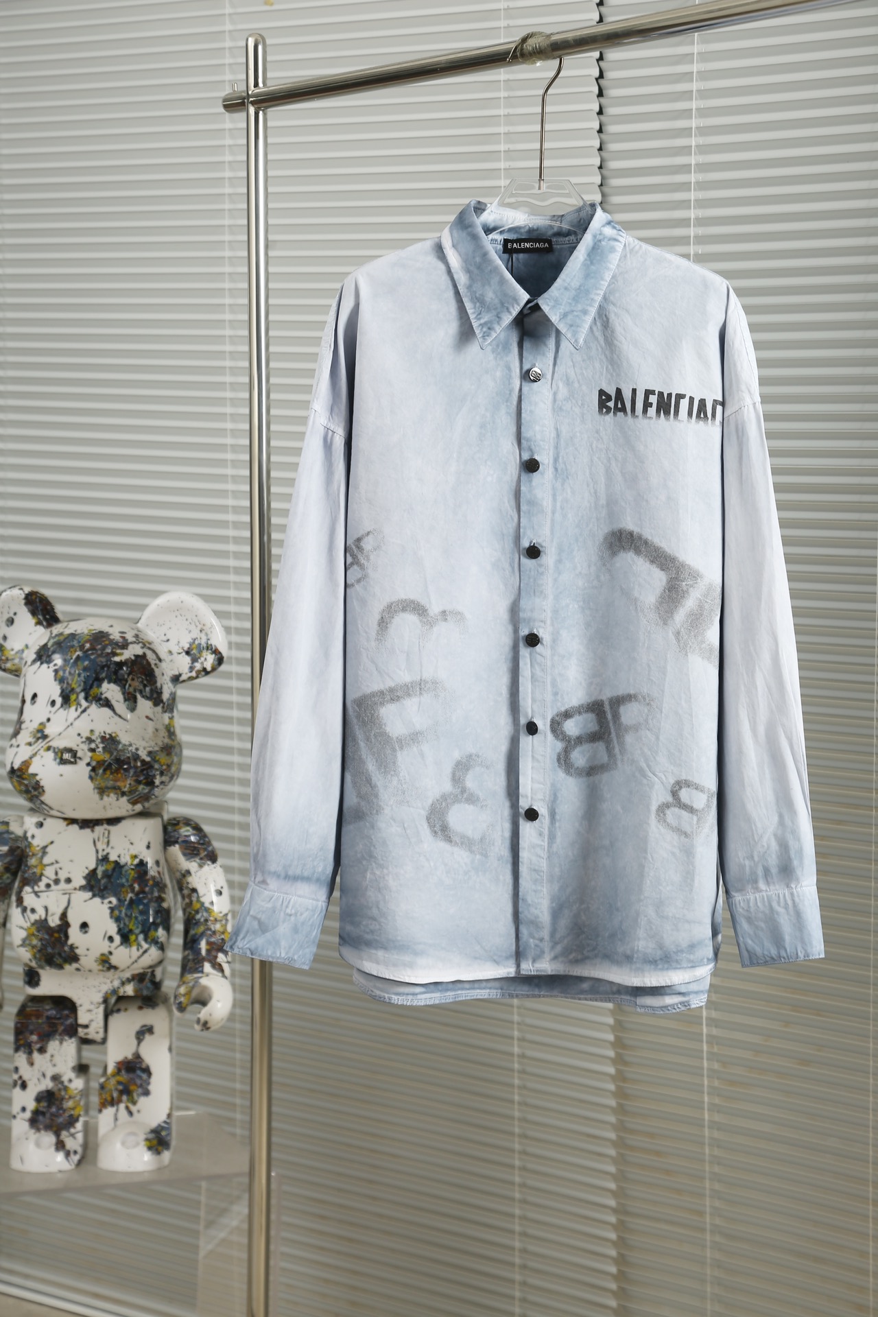 Exclusive Designer Balenciaga Spring/Summer Collection: 288 Pieces of Shirts and T-shirts with Unique Features - 图片 1