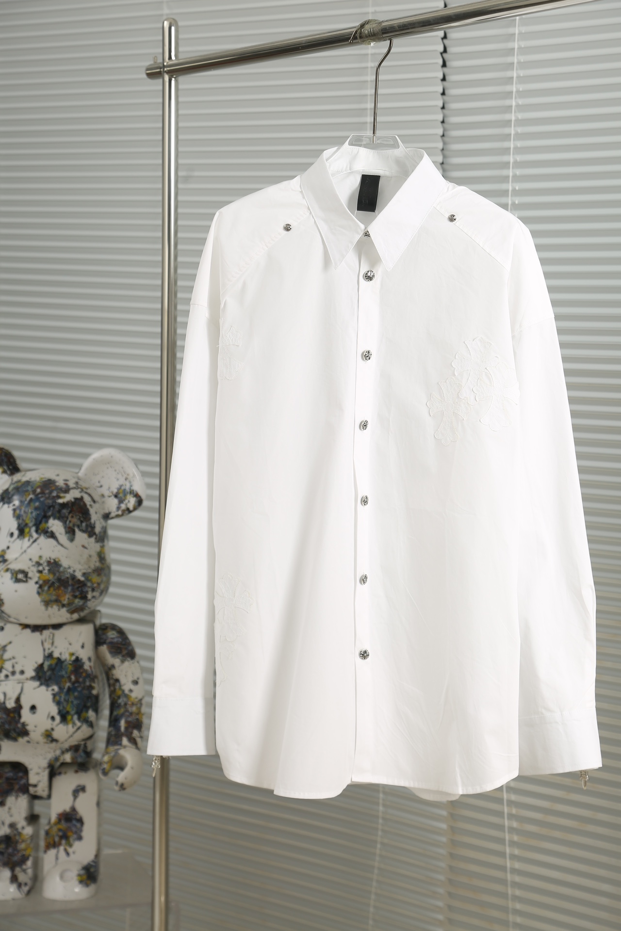 Designer’s Spring/Summer Collection: 25 New Shirts and 50 T-shirts with Unique Details - 图片 2
