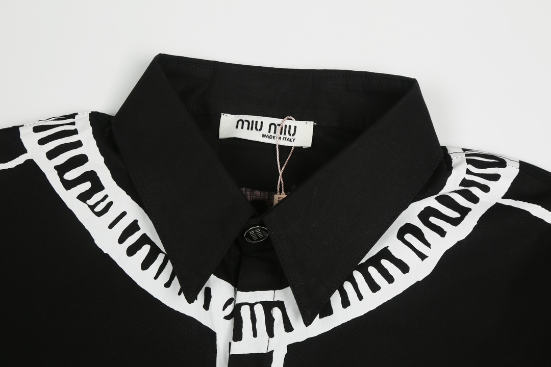 New Summer Collection: Miu Miu Designer Shirts, Silk Coats, and Custom Buttons - 图片 9