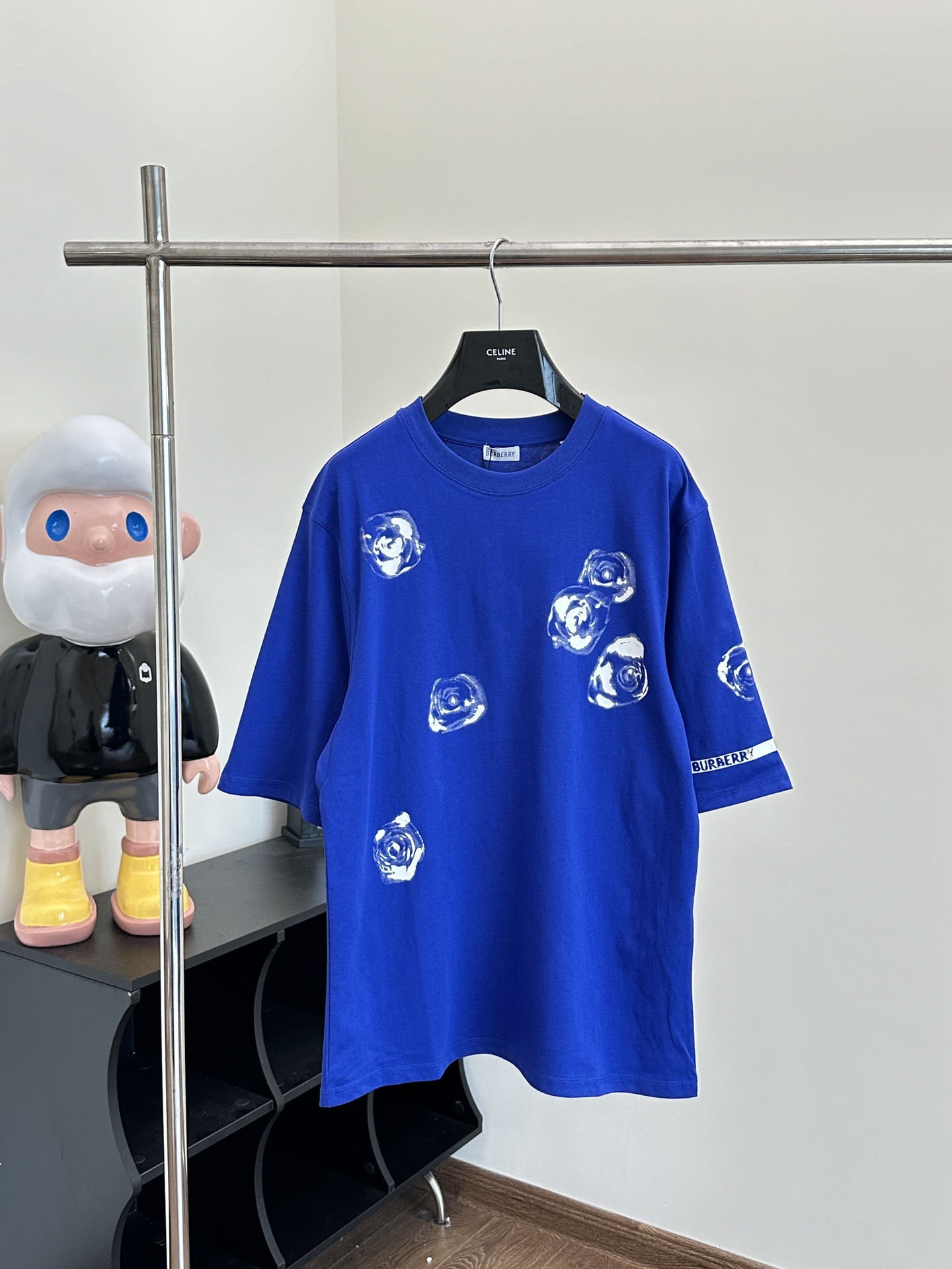 burberr*/巴宝莉 bbr 24SS Nueva Camiseta de Manga Corta con Estampado de Rosas Azules de Inicio de Primavera Talla: S/M/L A…