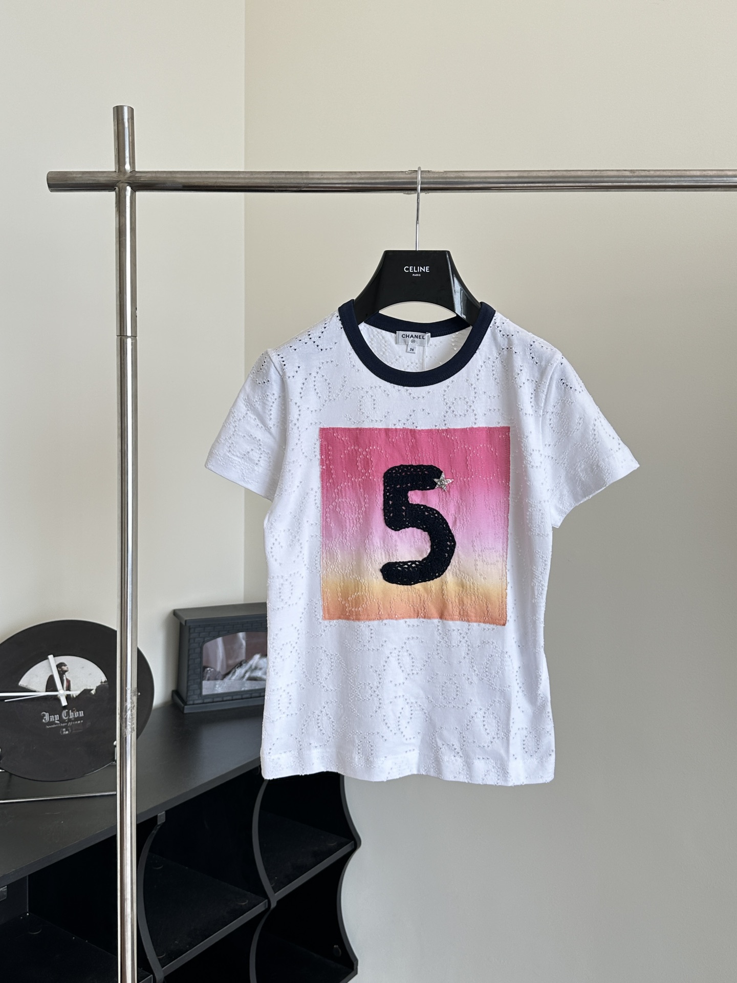 Chane*/Chanel 24 nueva llegada de resort, camiseta de manga corta con número 5 en degradado, Talla: S/M/L. Clásico cuel…
